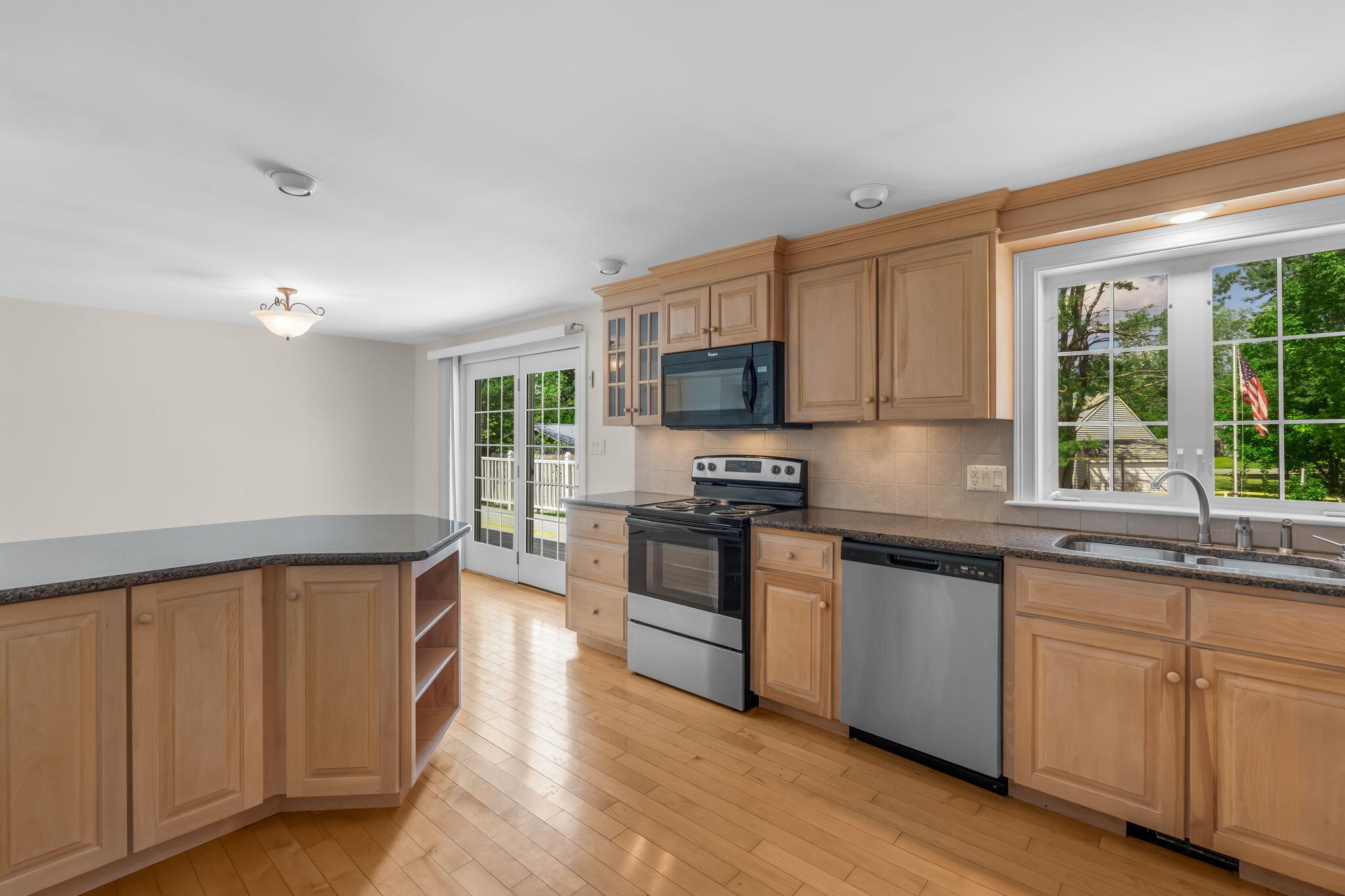 50 Laurel Circle, Bangor, ME 04401 Kitchen