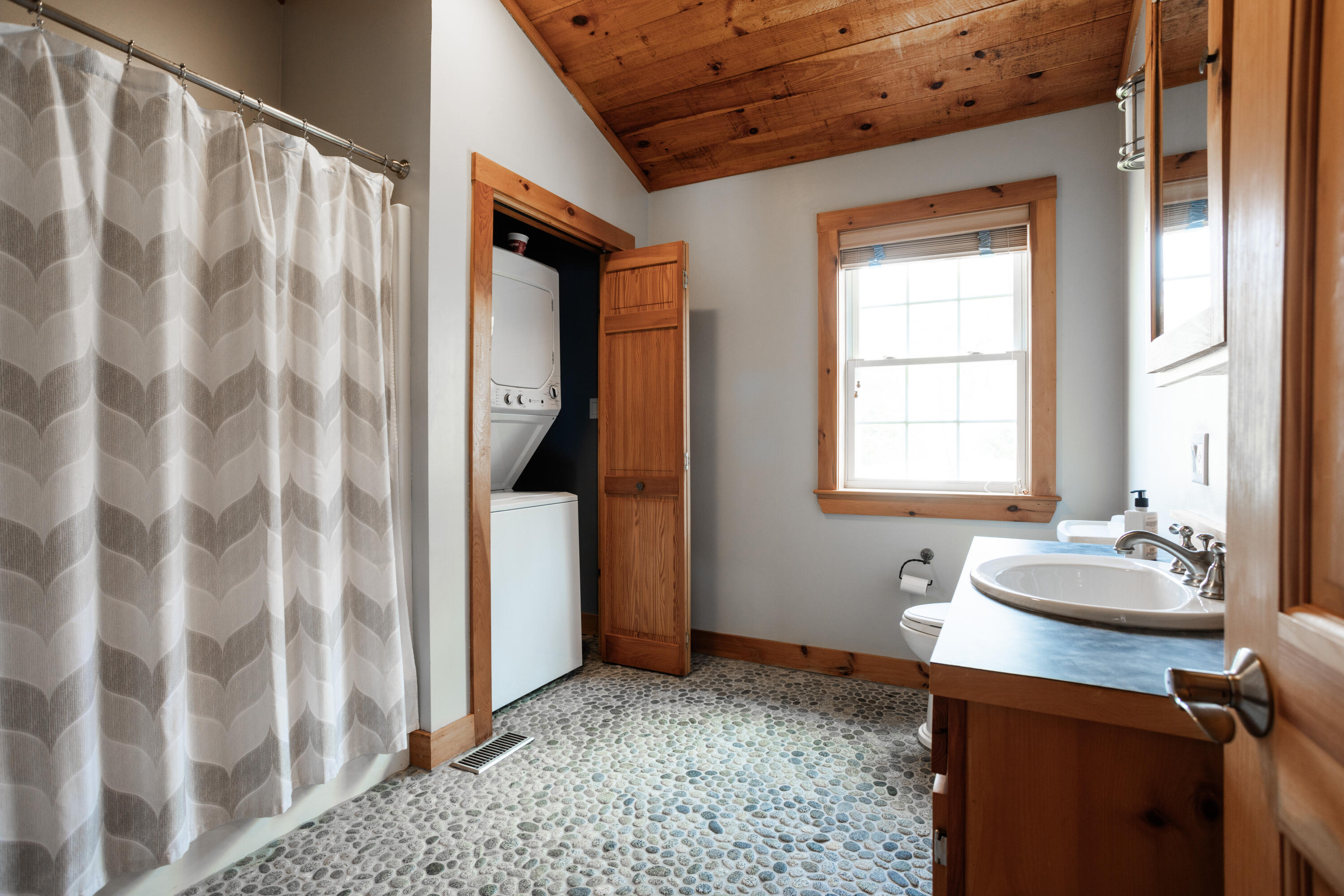 16 Fort Hill Ext Avenue, York, ME, 03909