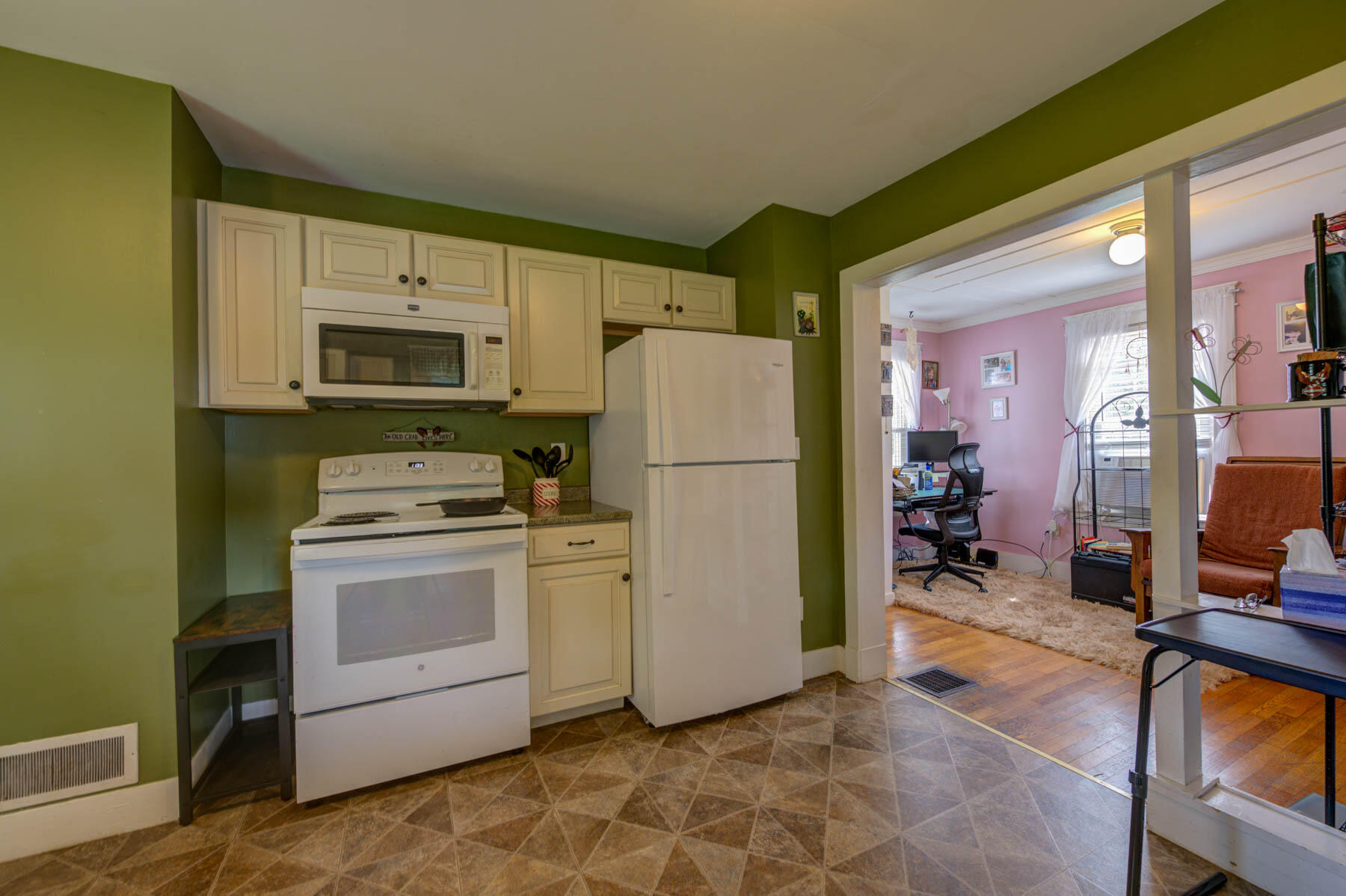 18 Fairlawn Avenue