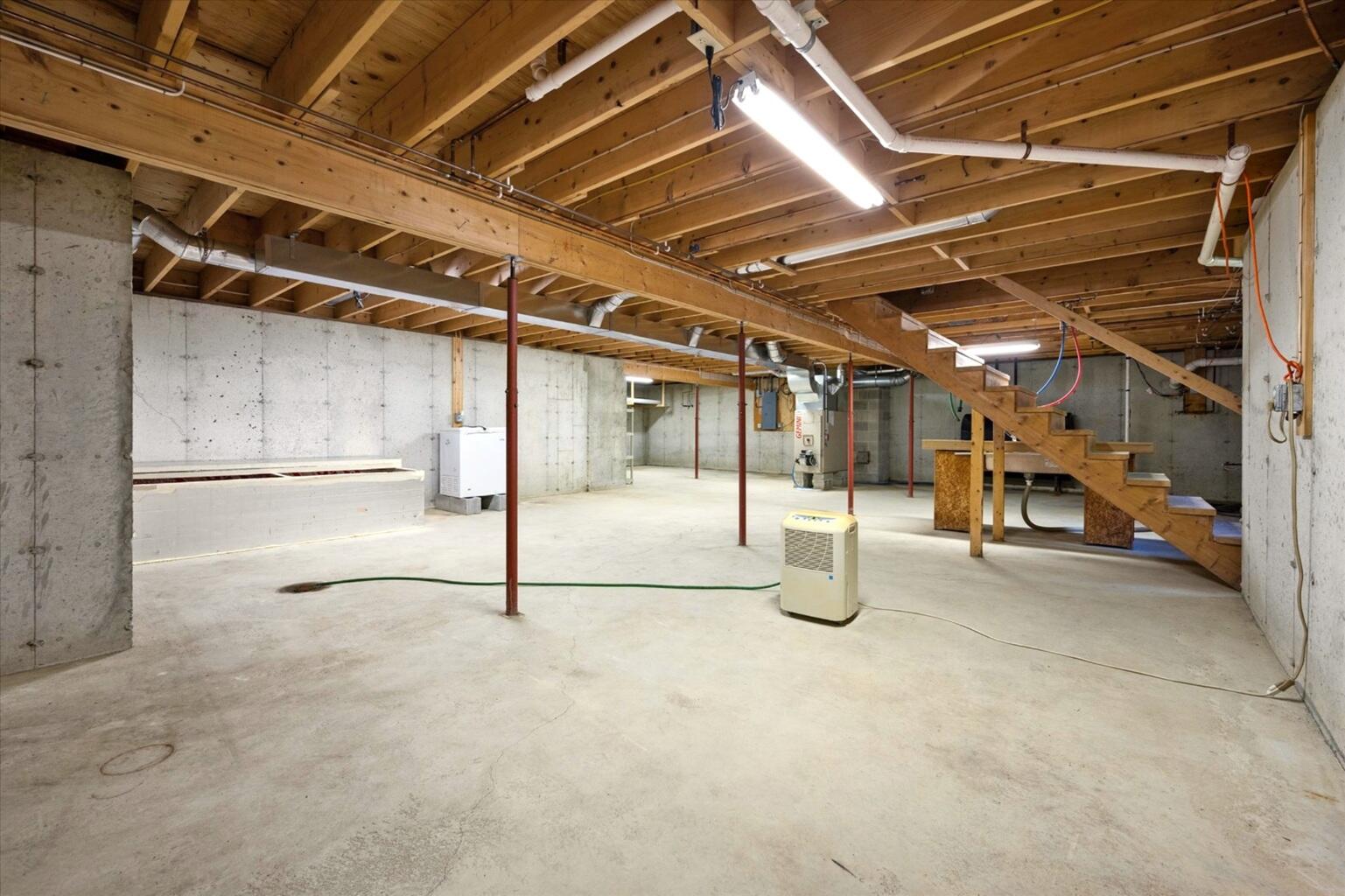 562 Rays Point Road, Milbridge, ME 04658 Clean, dry and spacious basement
