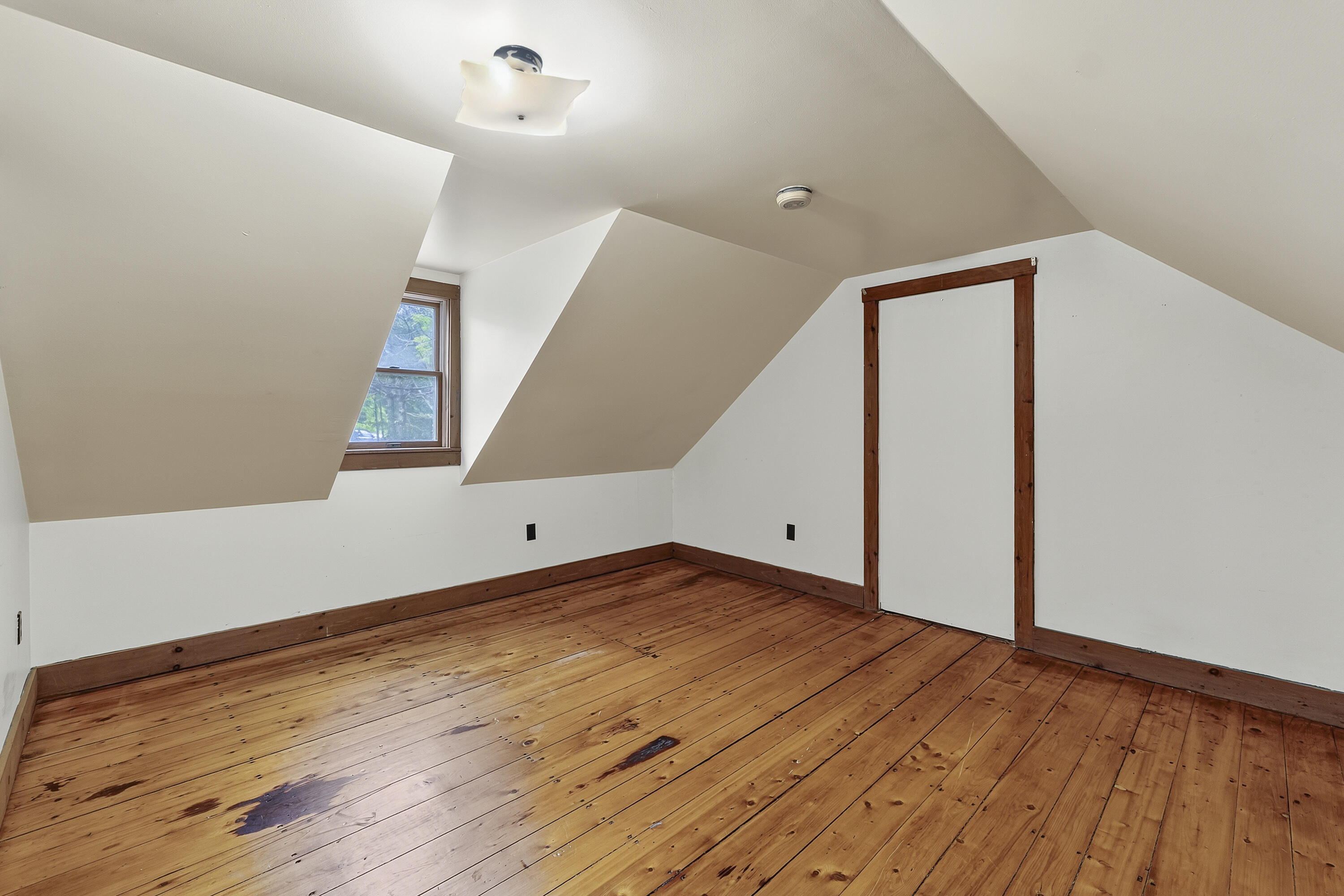 3 Leighton Rd_140