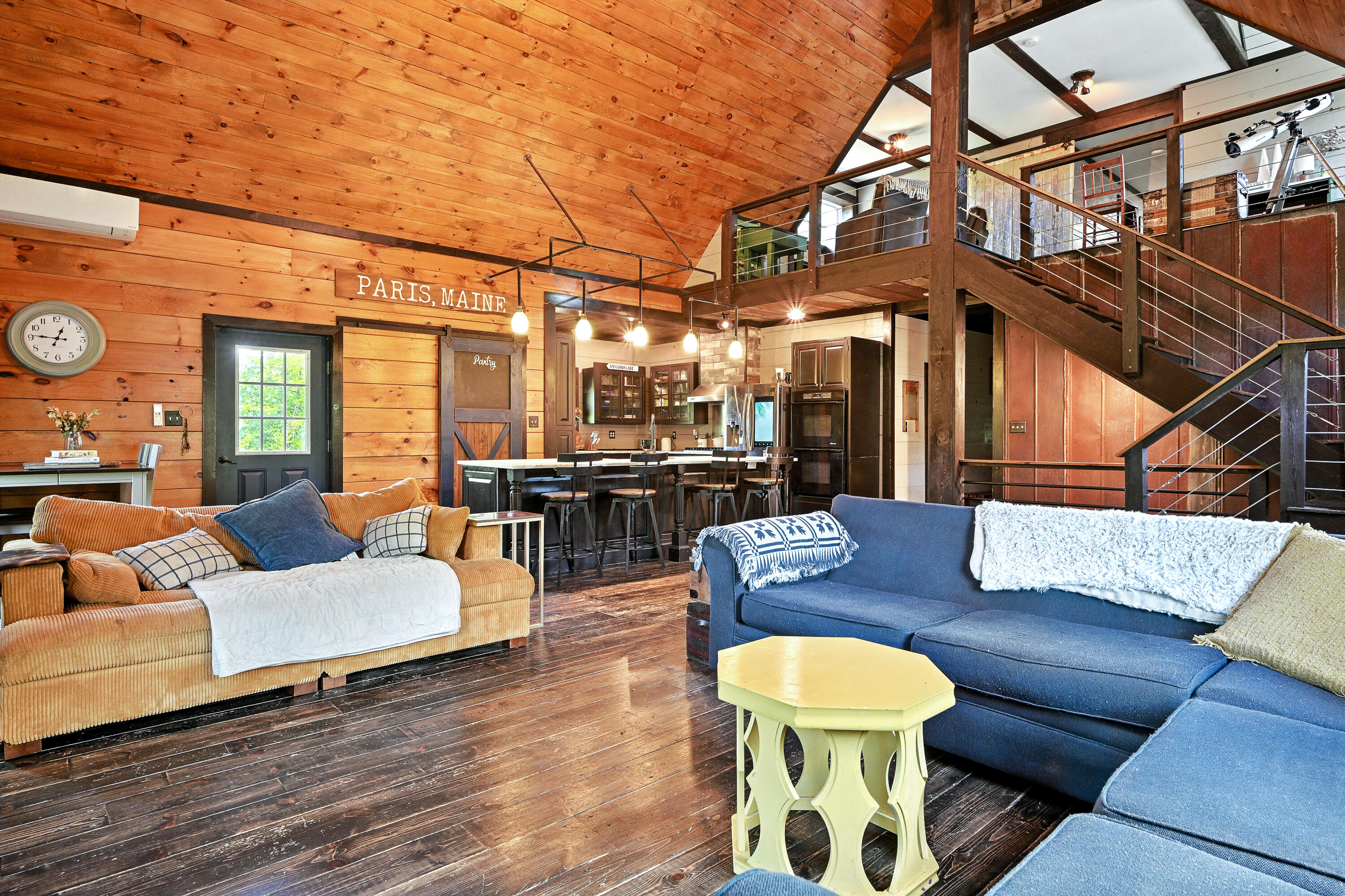 42 East Oxford Road, Paris, ME, 04281