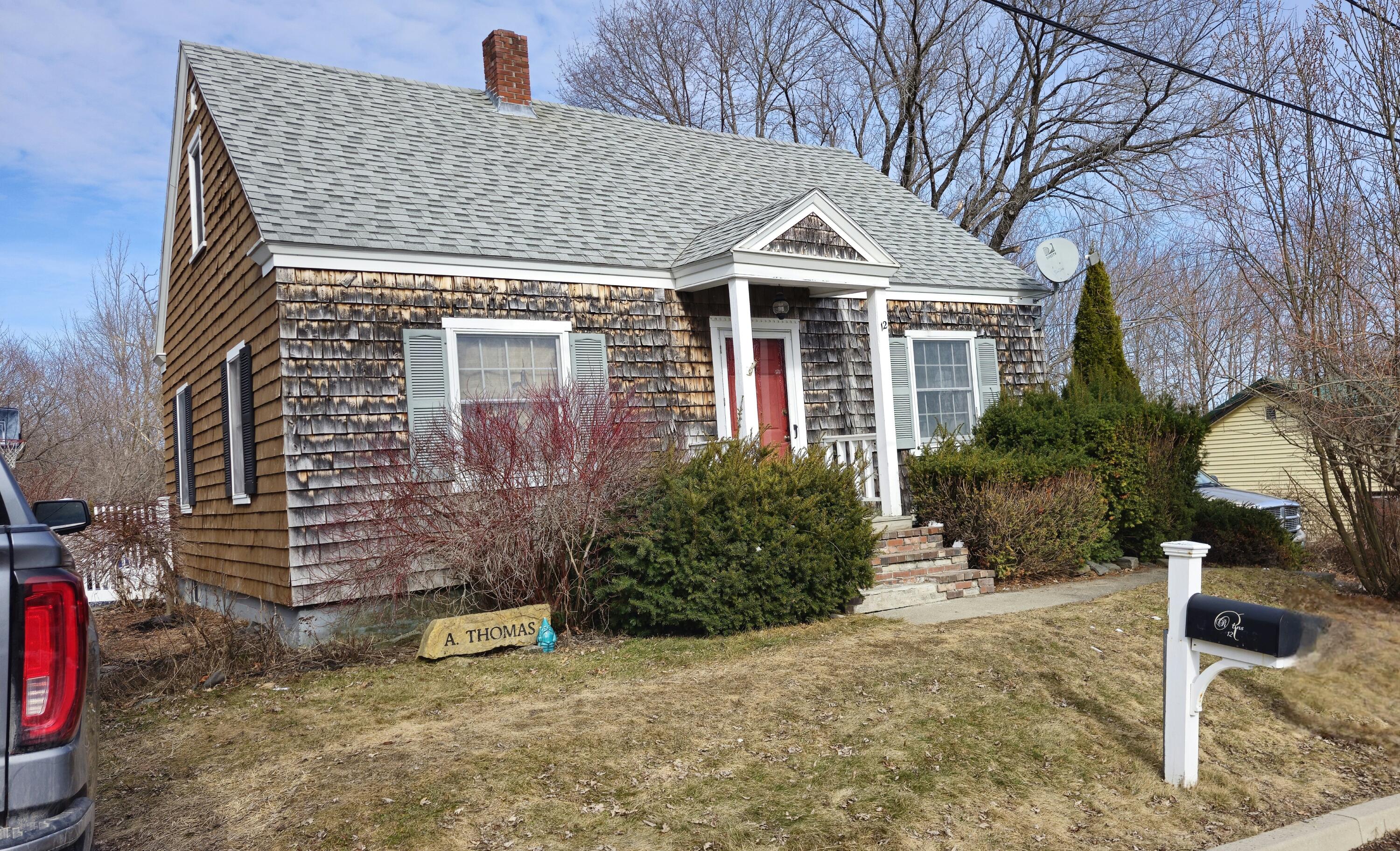12 Schoolhouse Lane, Hampden, ME, 04444