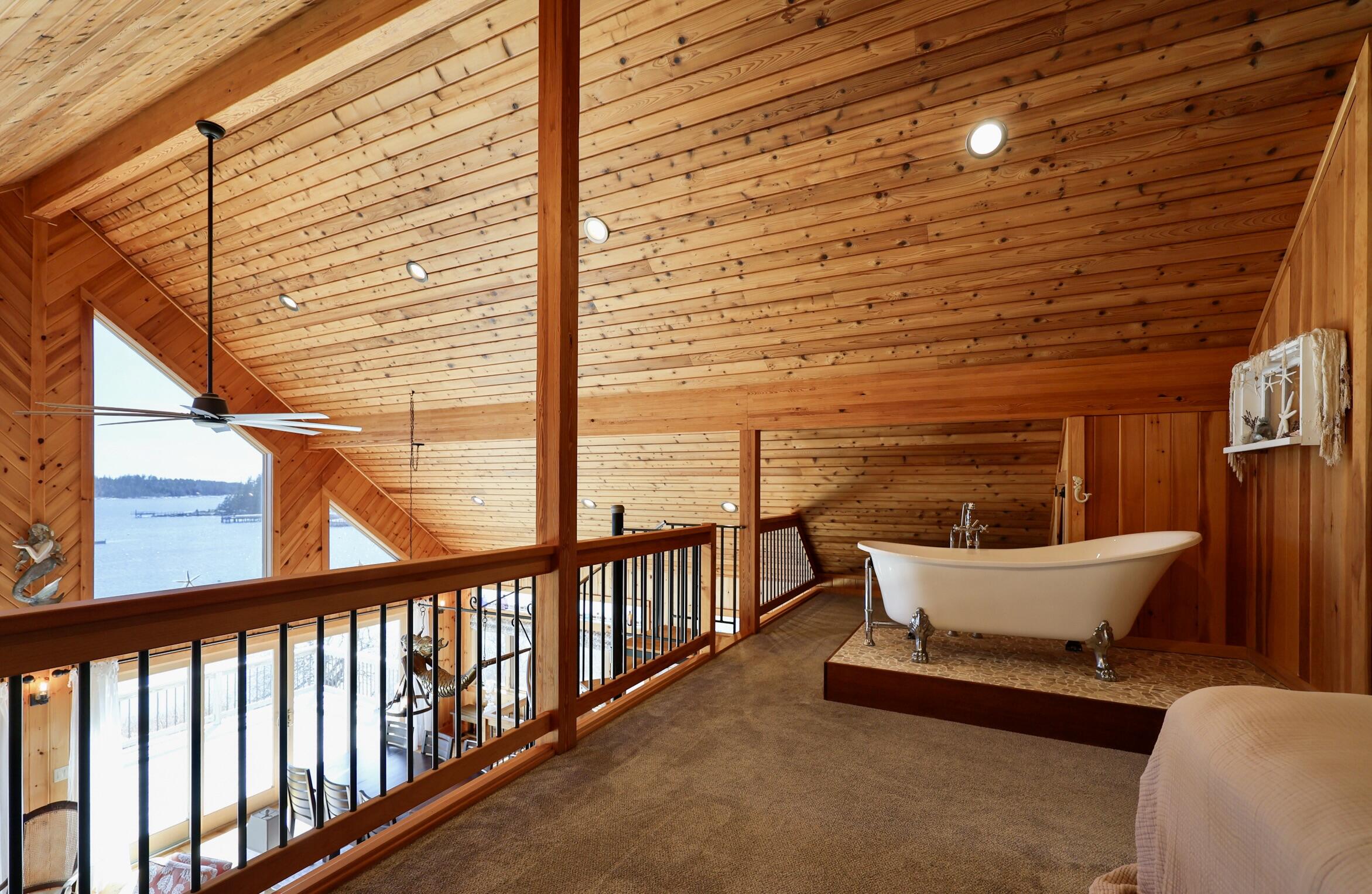 28 City Point Road, Vinalhaven, ME, 04863