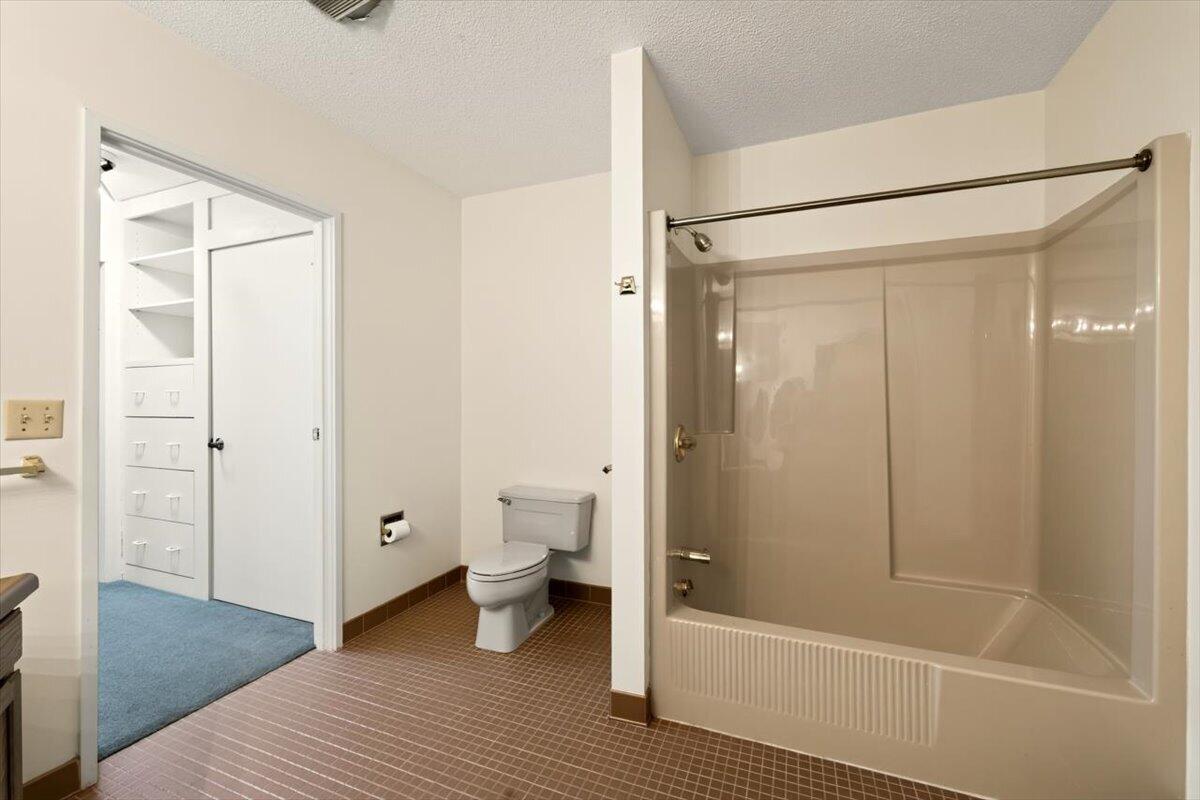 112 Franklin Street, #D6, Bangor, ME 04401 23-DSC_1516
