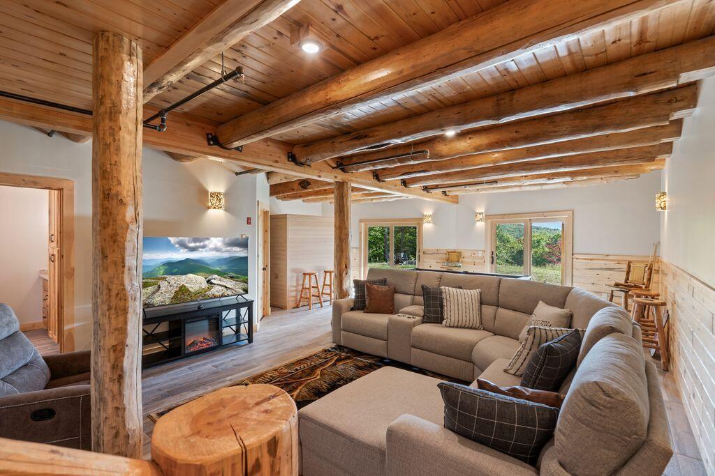 366 Glades View Avenue, Newry, ME, 04261