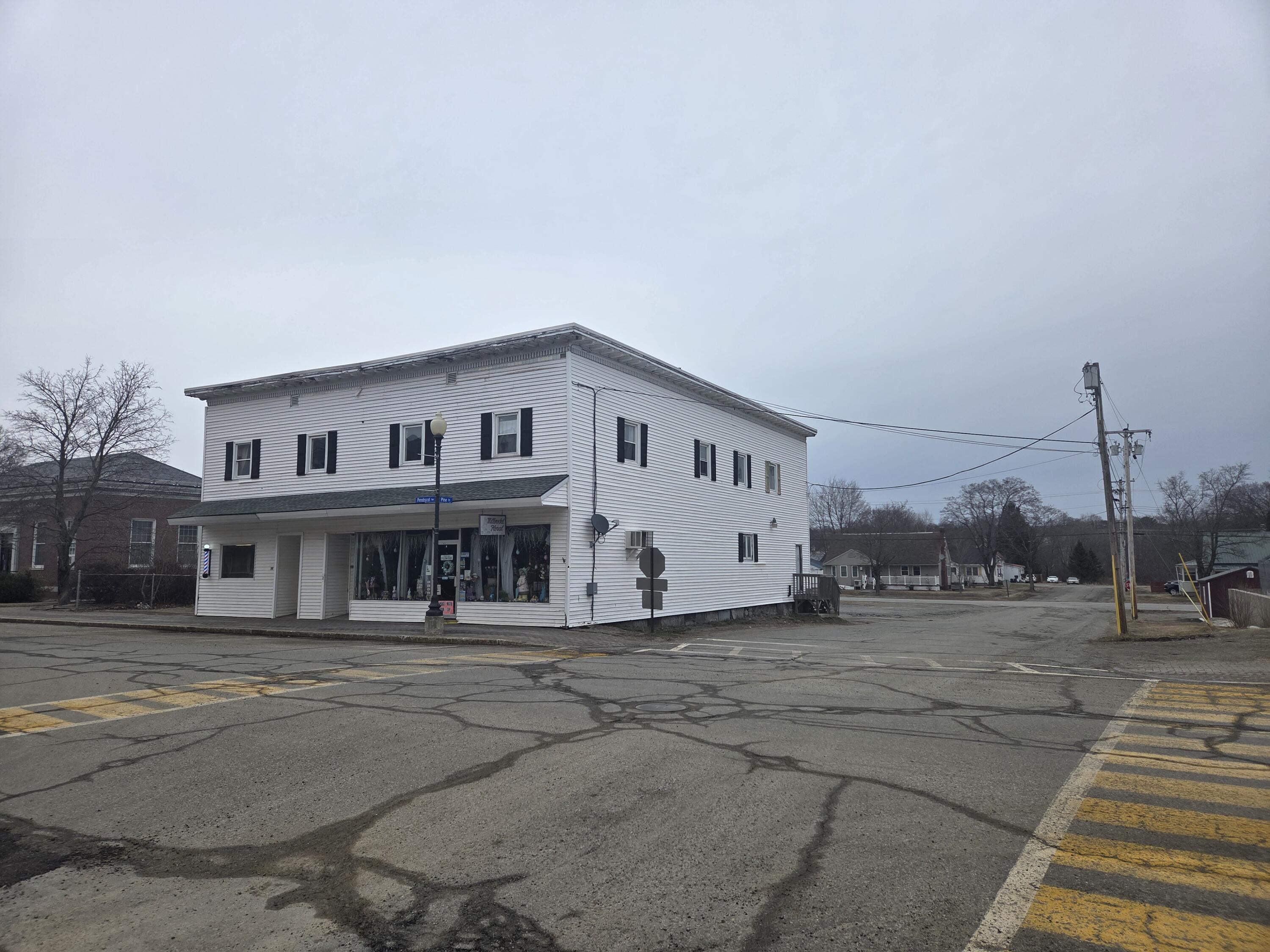 97 Penobscot Avenue, Millinocket, ME, 04462