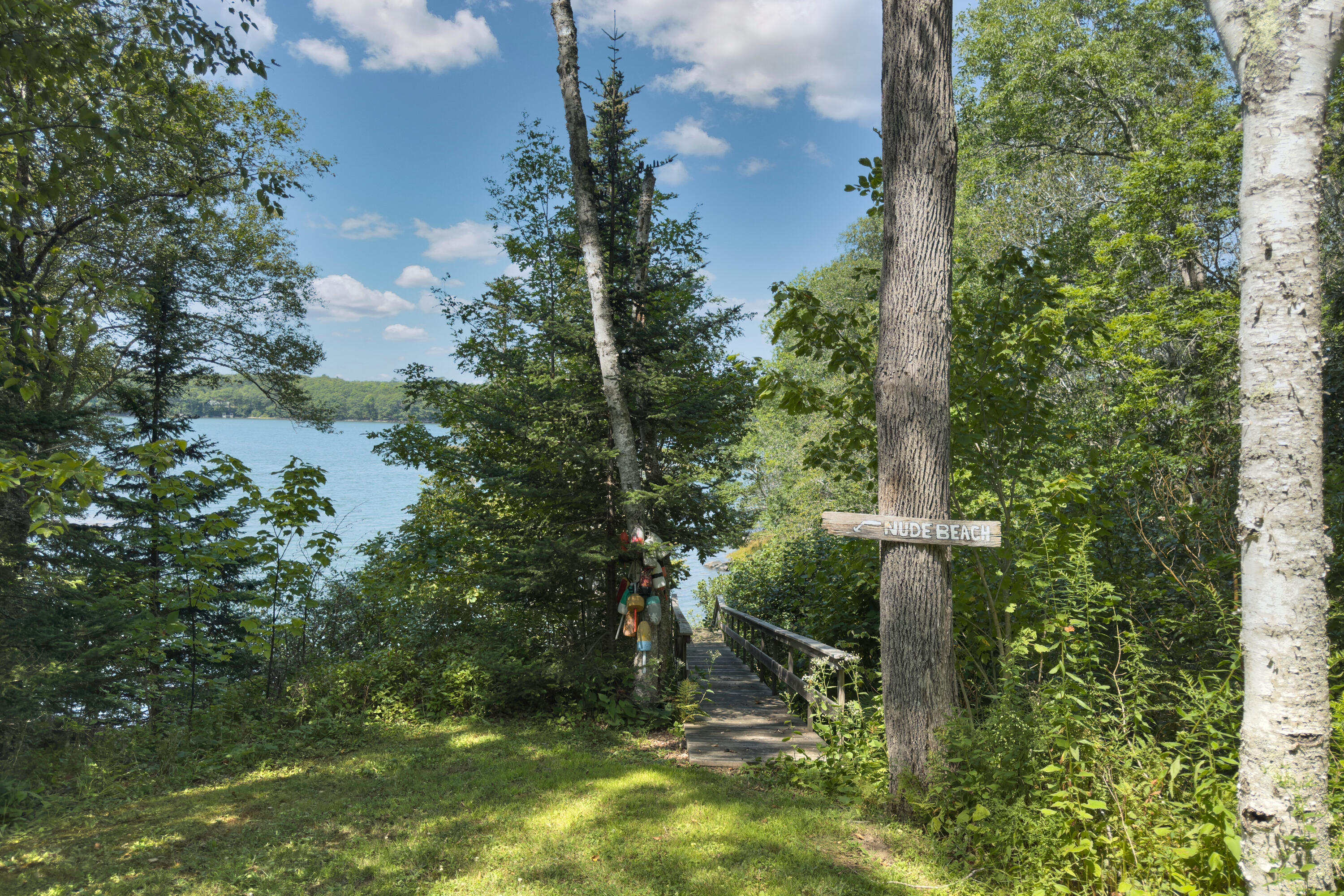 33 Rockinghorse Lane, Saint George, ME, 04859