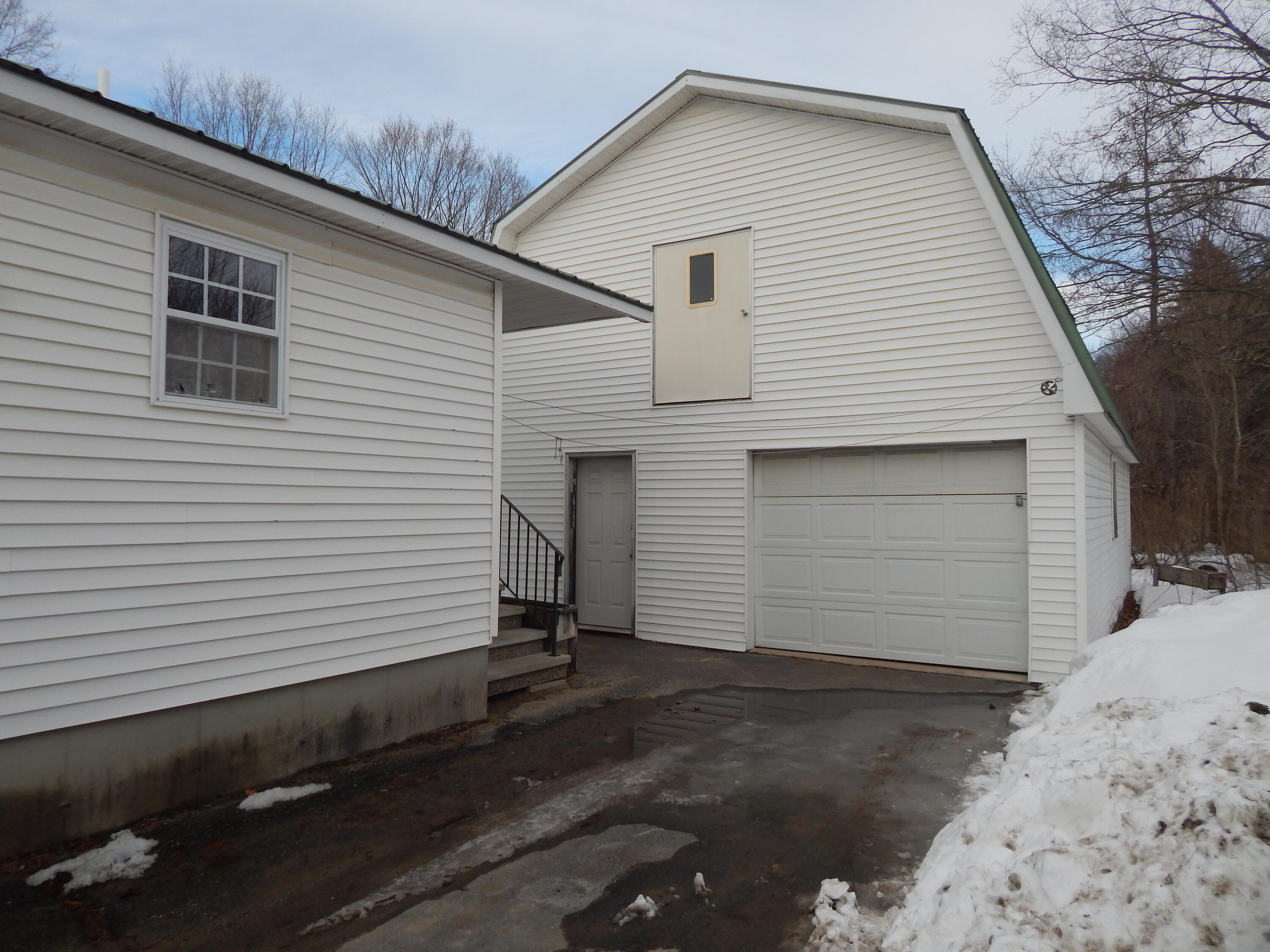 19 Park Street, Paris, ME, 04281