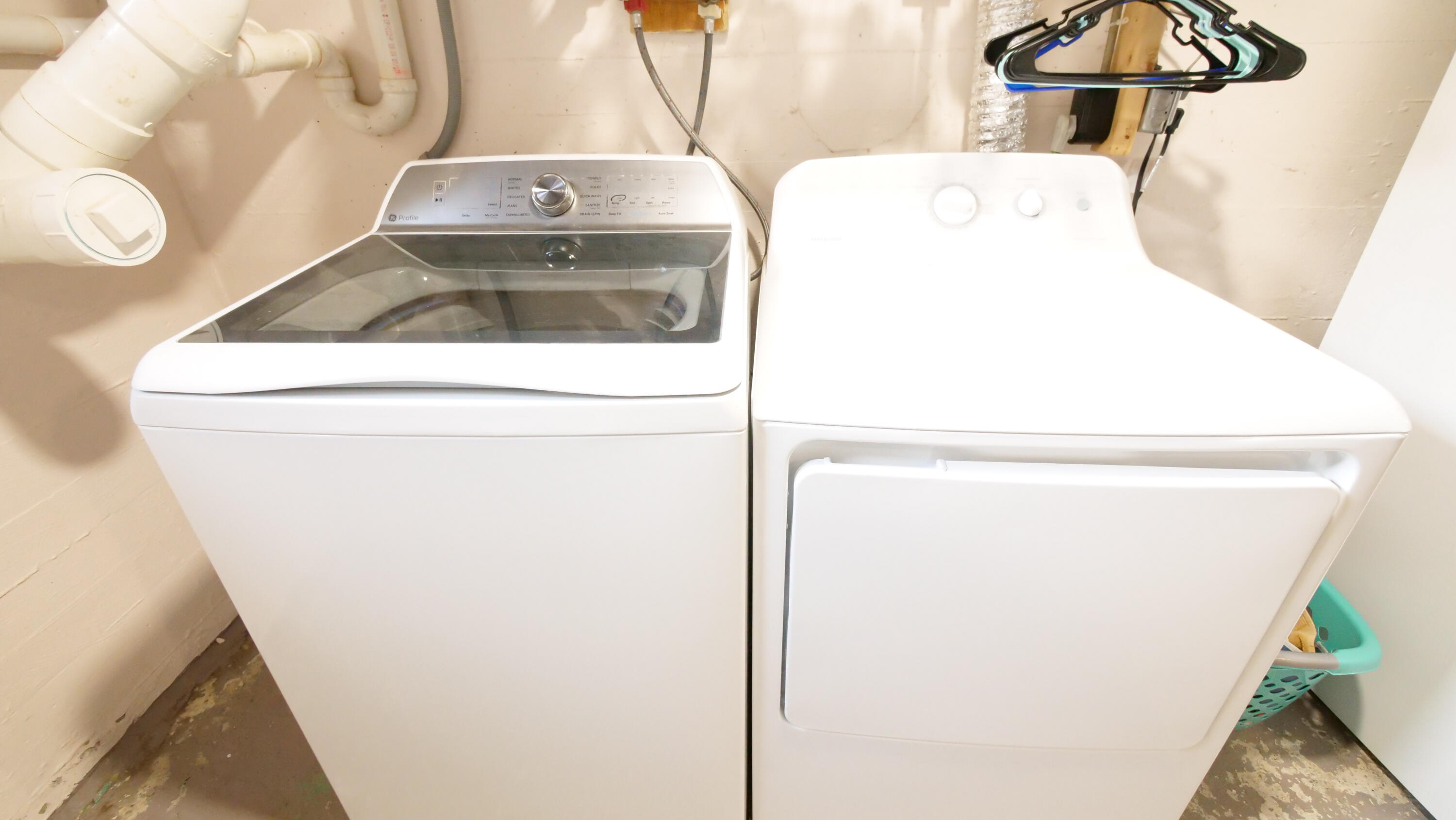 16 Gardner Road, Orono, ME, 04473