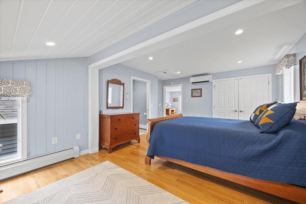 40 Old Neck Road, Scarborough, ME 04074 Primary Bedroom with En Suite Bathroom