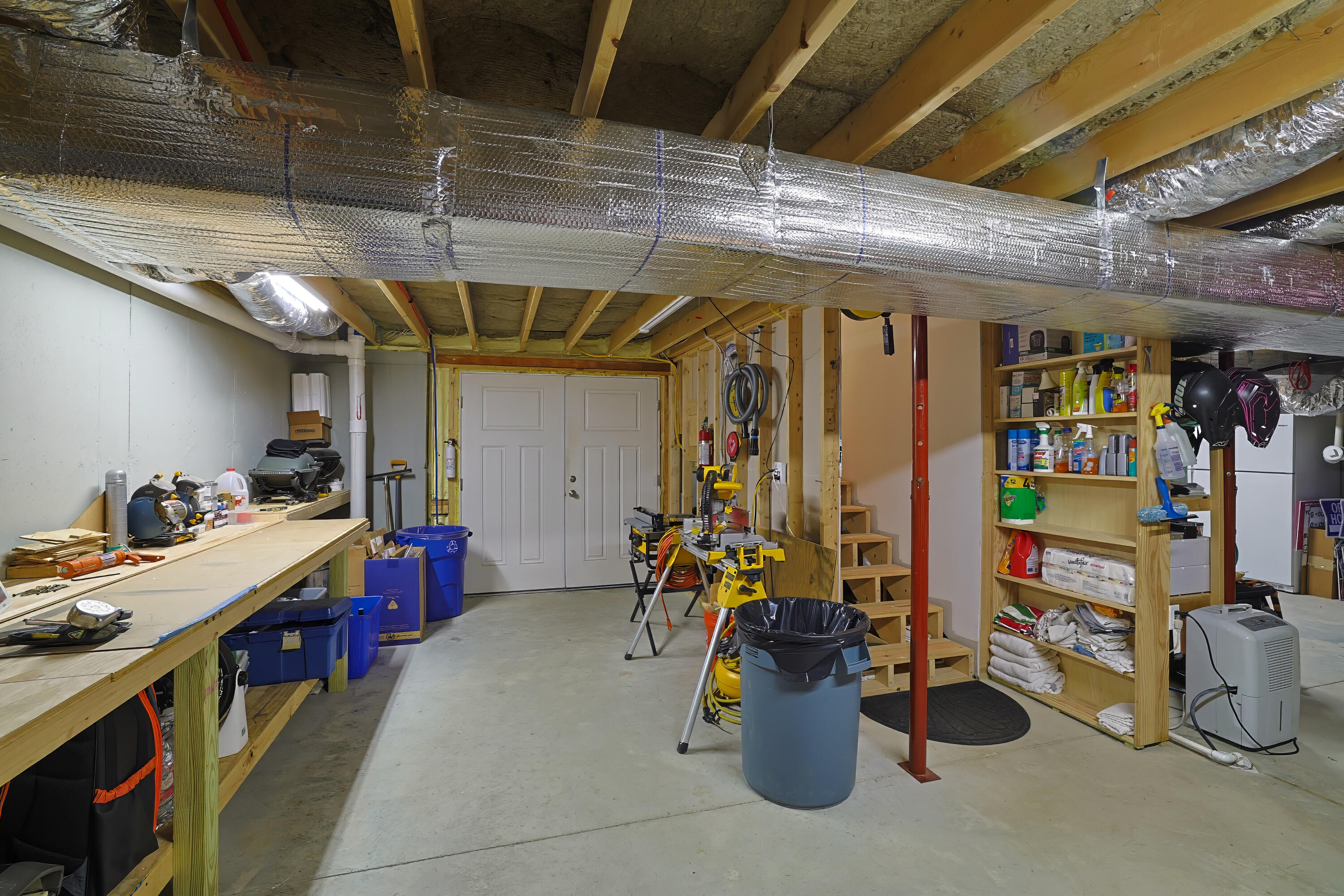 Basement w/Interior and exterior access