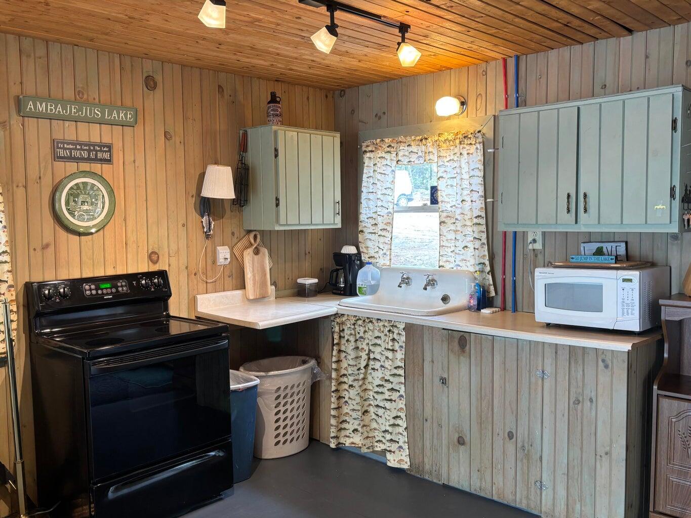 515 Rock Ridge Rd,Fire Road 17 Road, T1 R9 Wels, ME 04462 kitchen 1