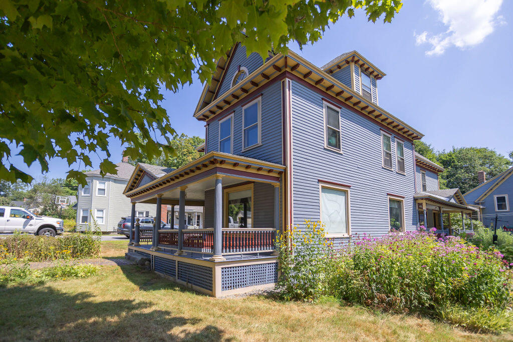 72 Main Street, Peru, ME, 04290