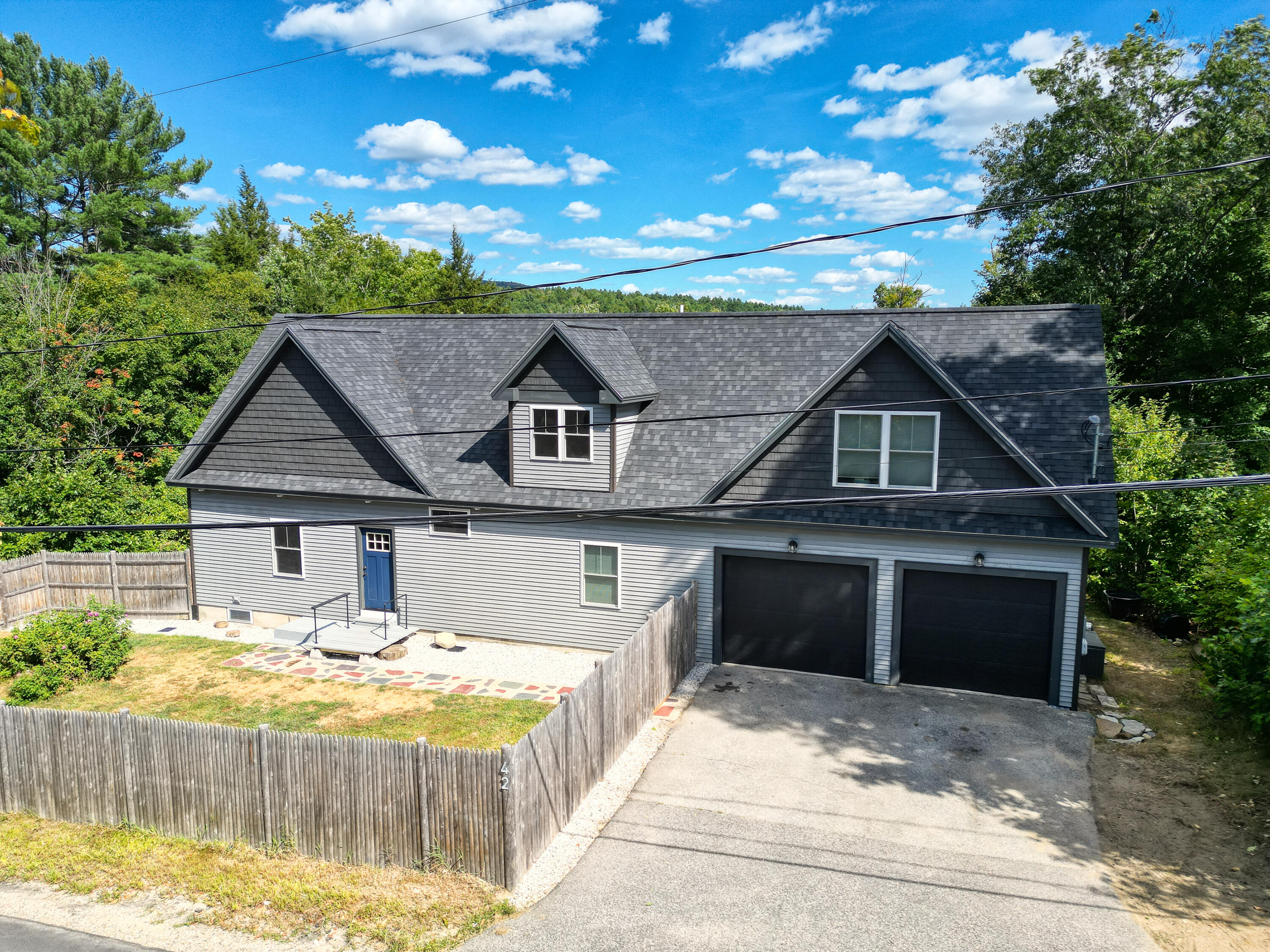 42 East Oxford Road, Paris, ME, 04281