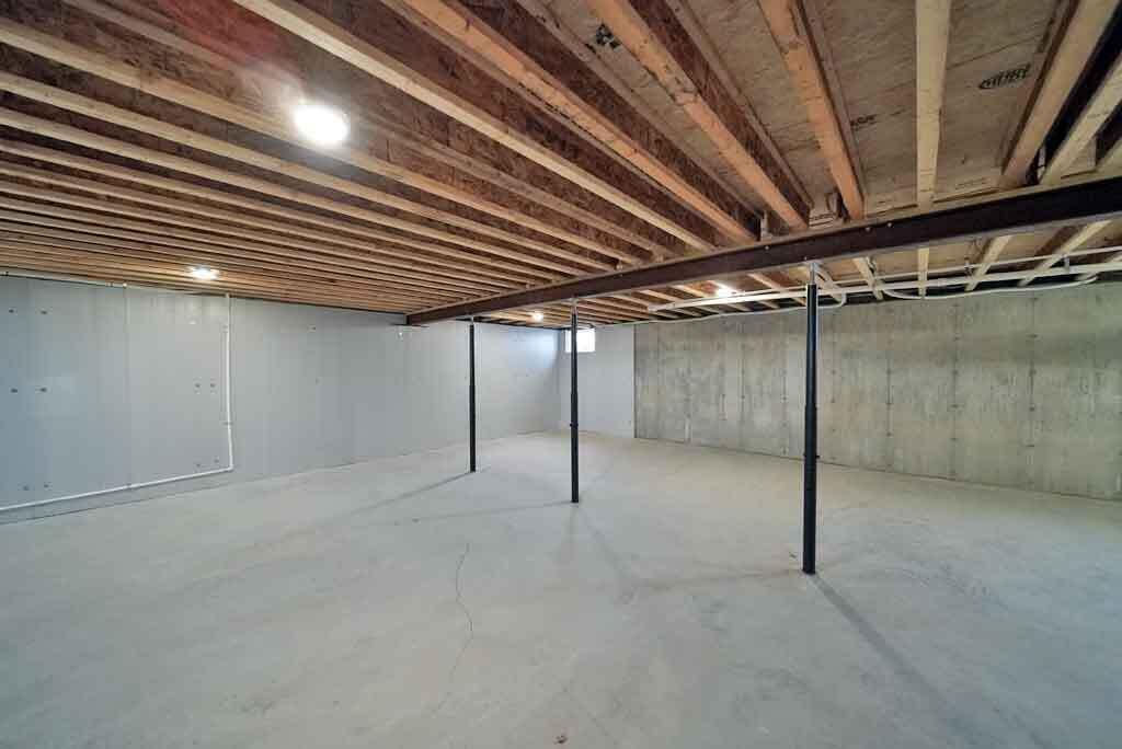 15 Lilac Lane, Houlton, ME, 04730