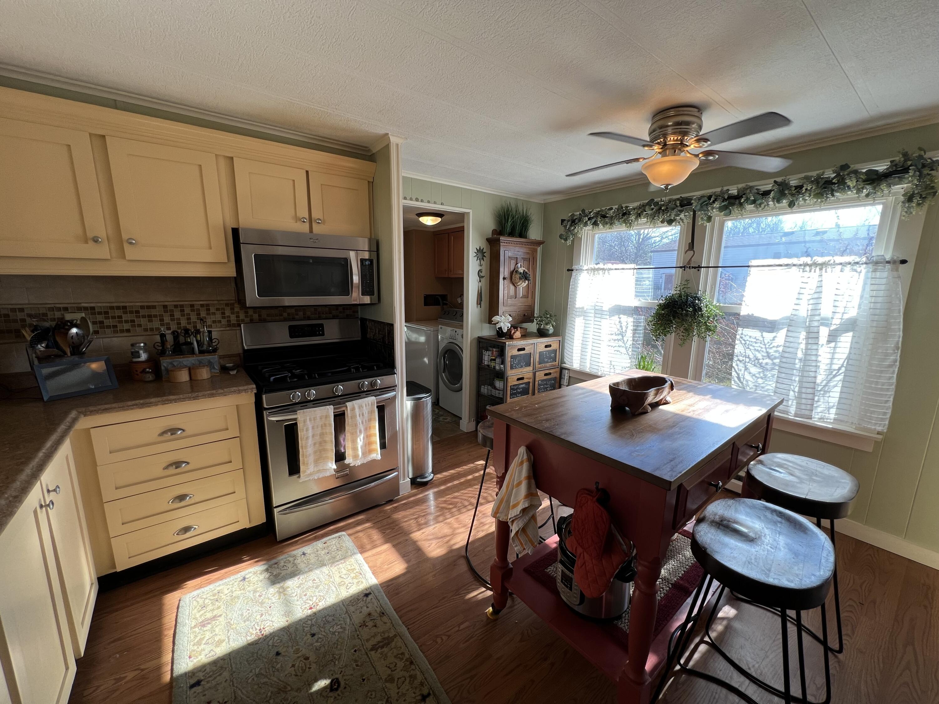 15 Marks Lane, Rockland, ME, 04841