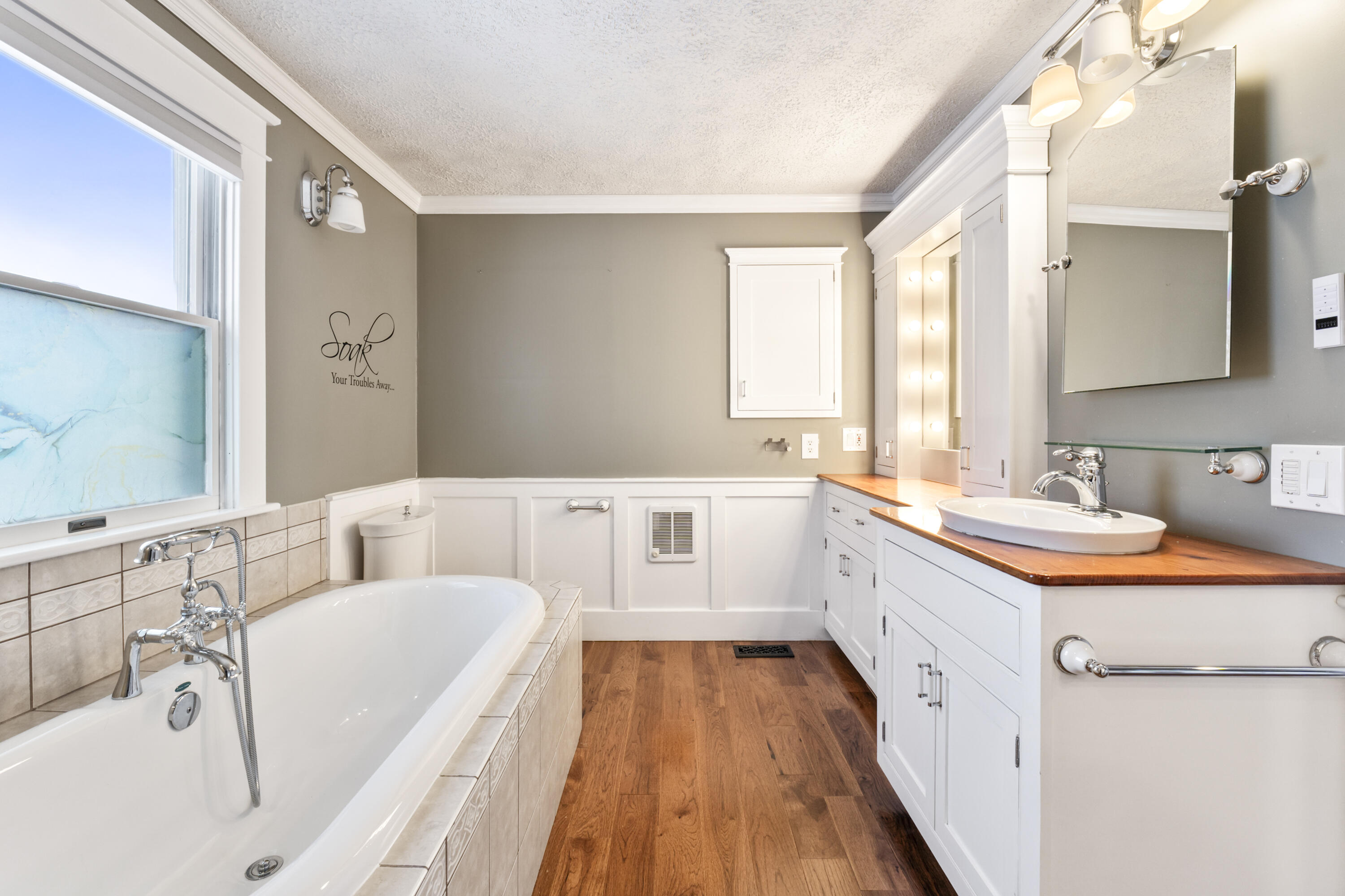 467 Bay Road, Bowdoinham, ME, 04008