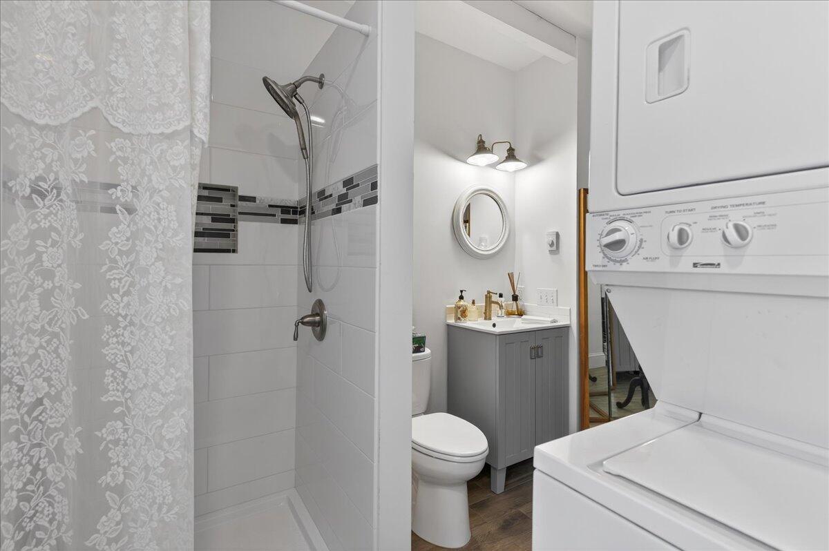 1ST Floor Bath