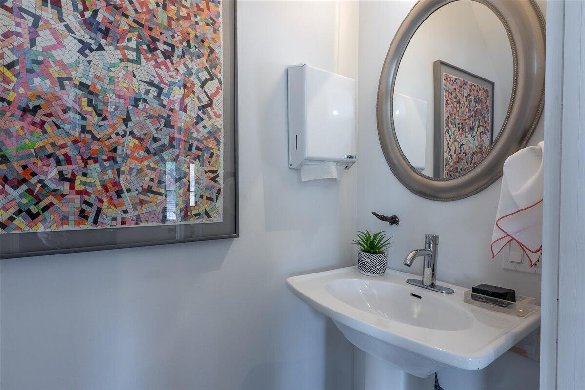 17 Mountain Street, Camden, ME, 04843