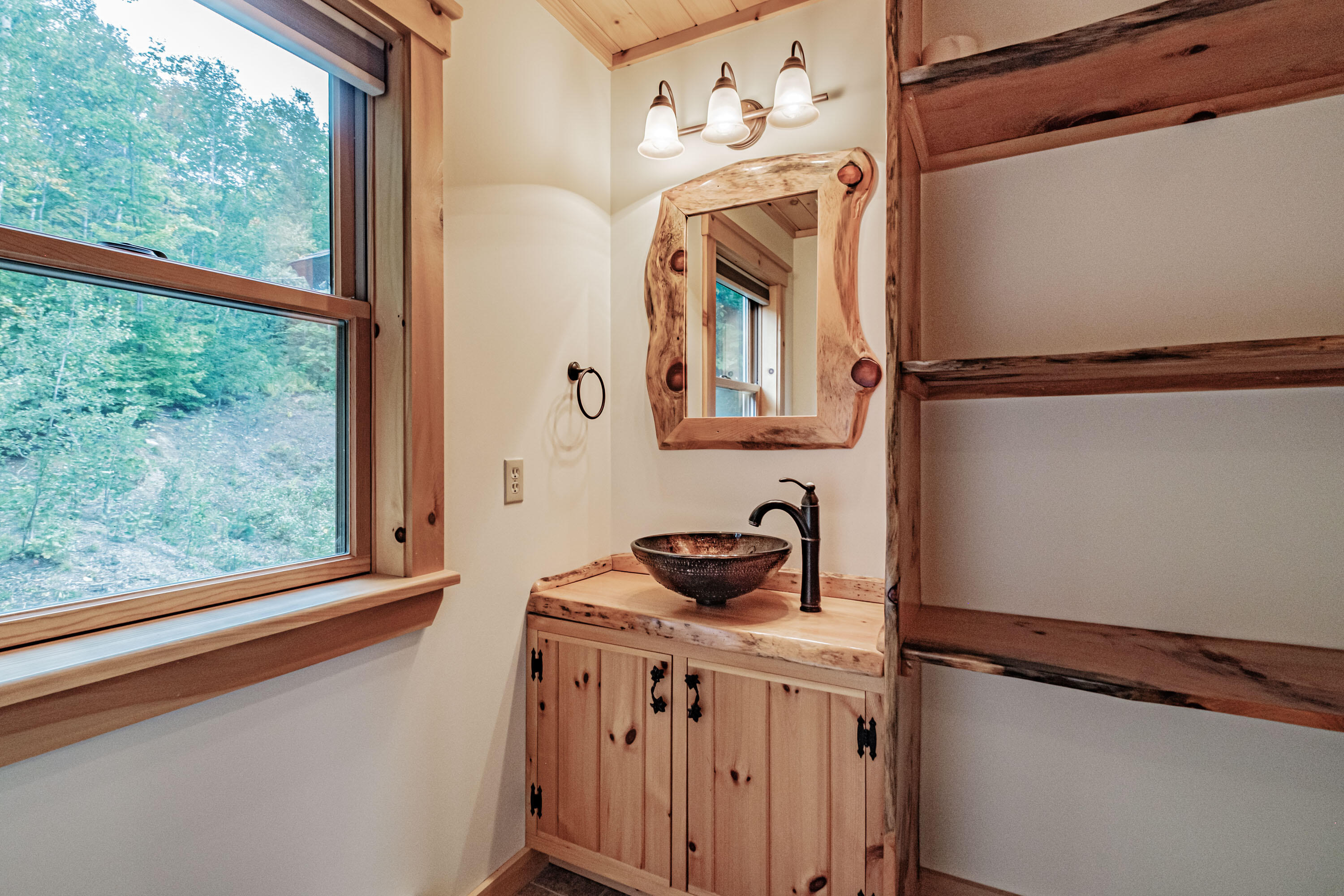 18 Thunder Ridge Road, Newry, ME, 04261