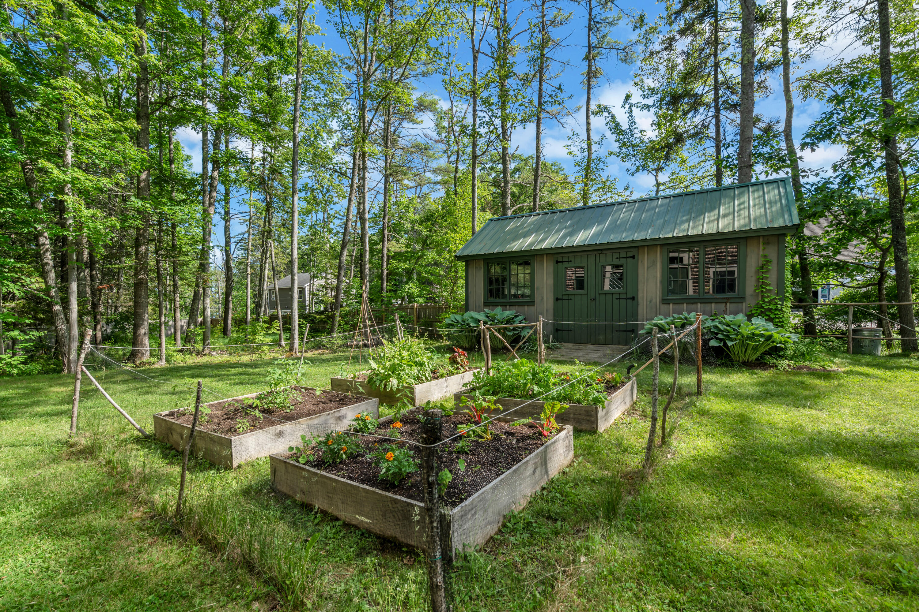 67 S Freeport Road, Freeport, ME 04032 Gardens