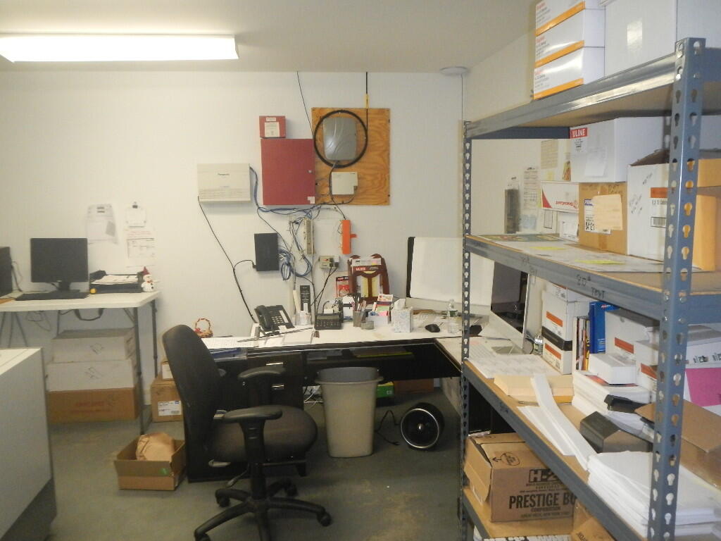 78 W Broadway, Lincoln, ME, 04457