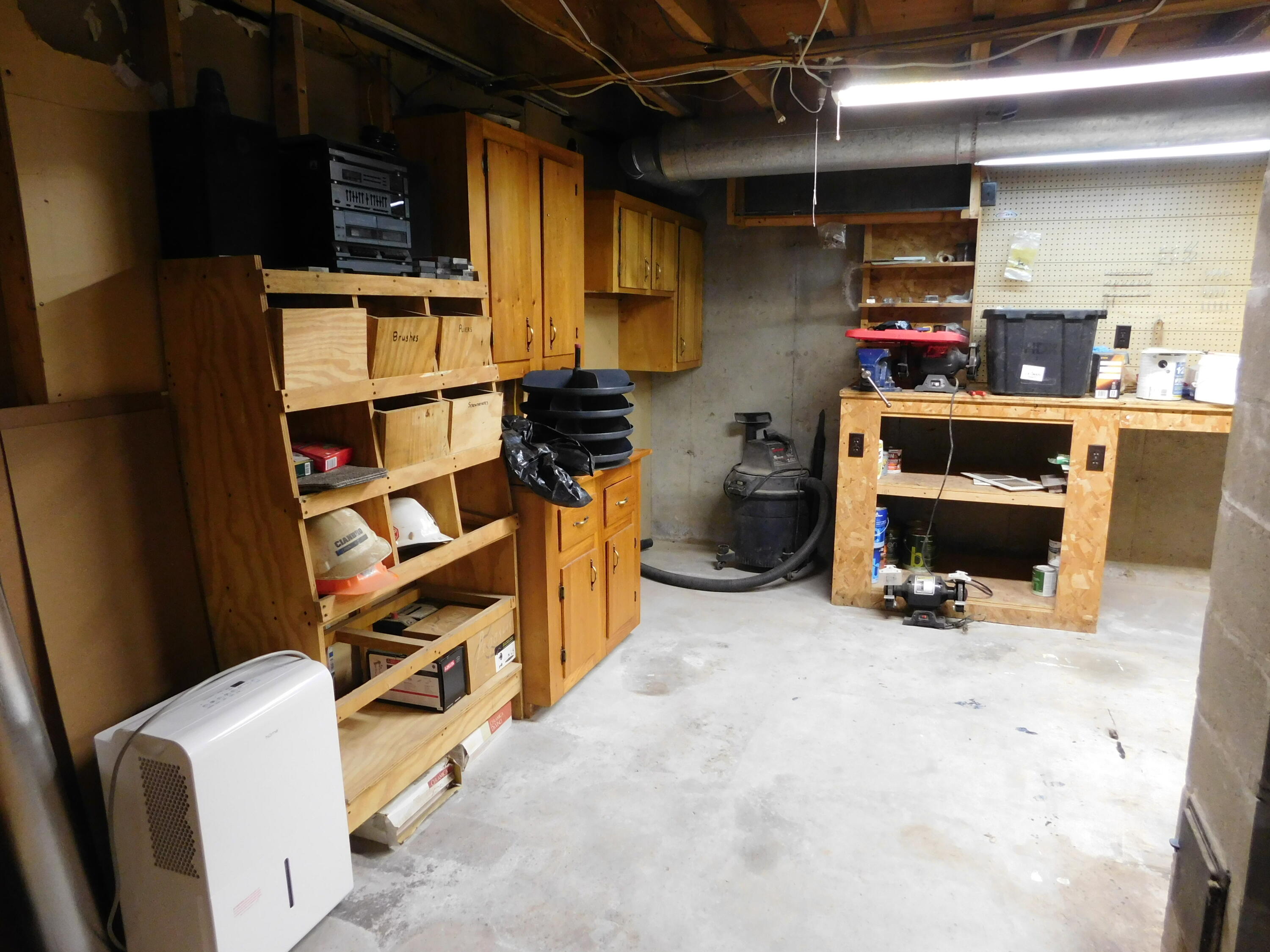 557 Enfield Road, Lincoln, ME, 04457