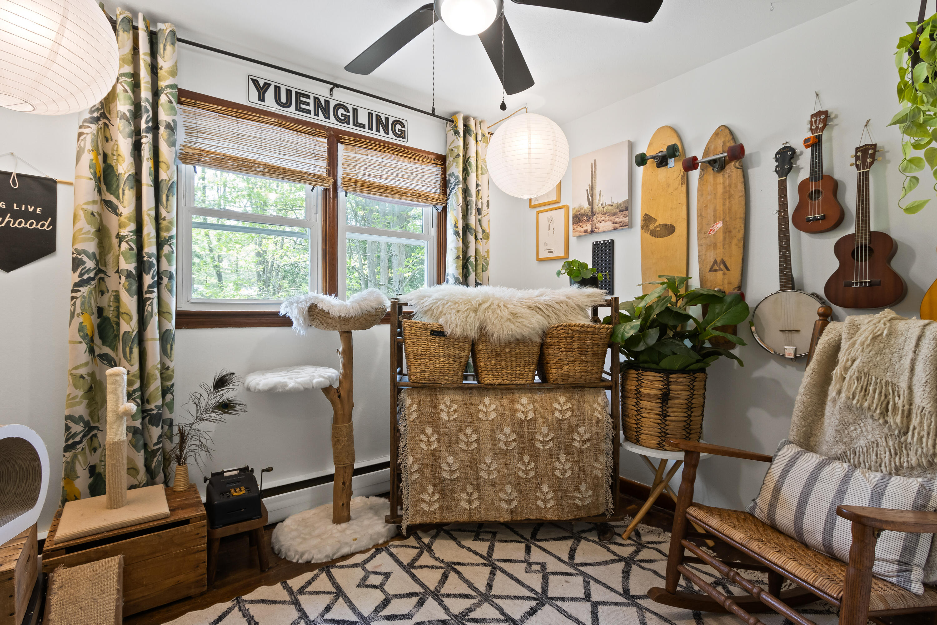 3rd Bedroom, has one closet