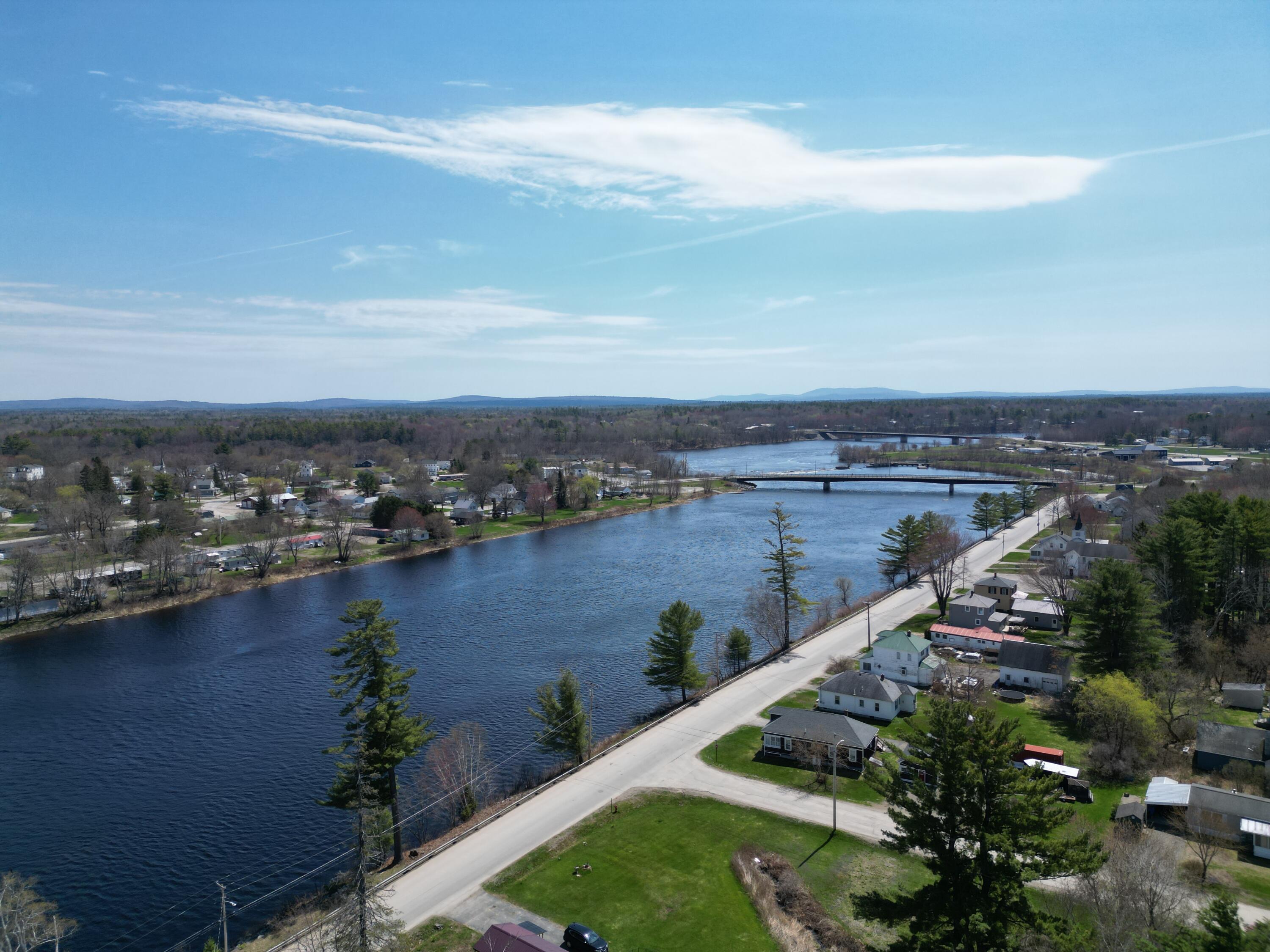 38 River Road, Howland, ME, 04448