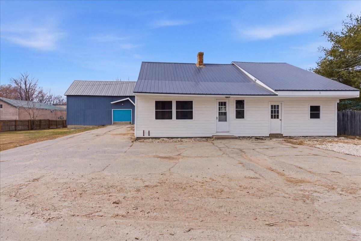 10 Lookout Avenue, Dover-foxcroft, ME, 04426