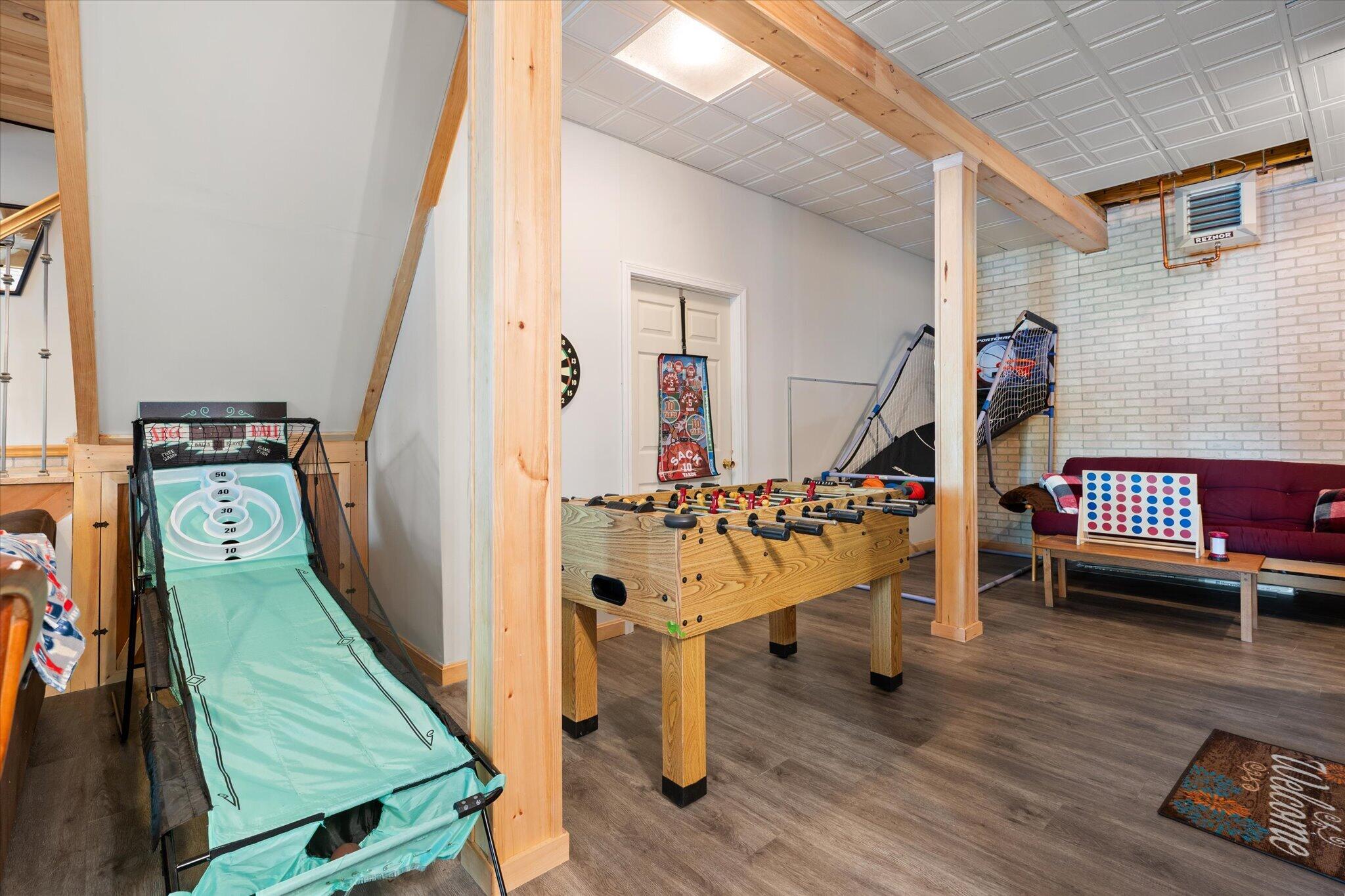 Walkout family/gameroom