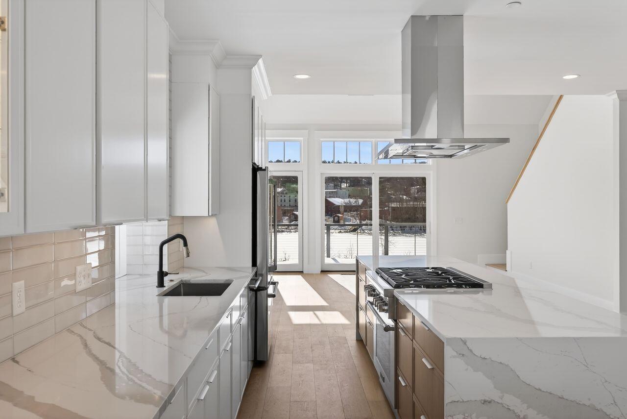 7 Isle Ave Avenue UNIT 101, Saco, ME, 04072