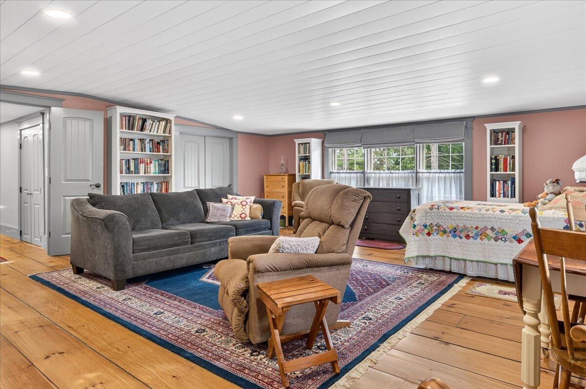 279 W Broadway, Bangor, ME 04401 23-297 W. Broadway-45