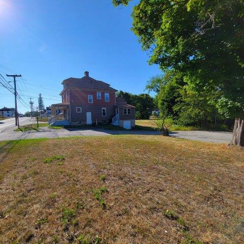 49 W Broadway, Lincoln, ME, 04457