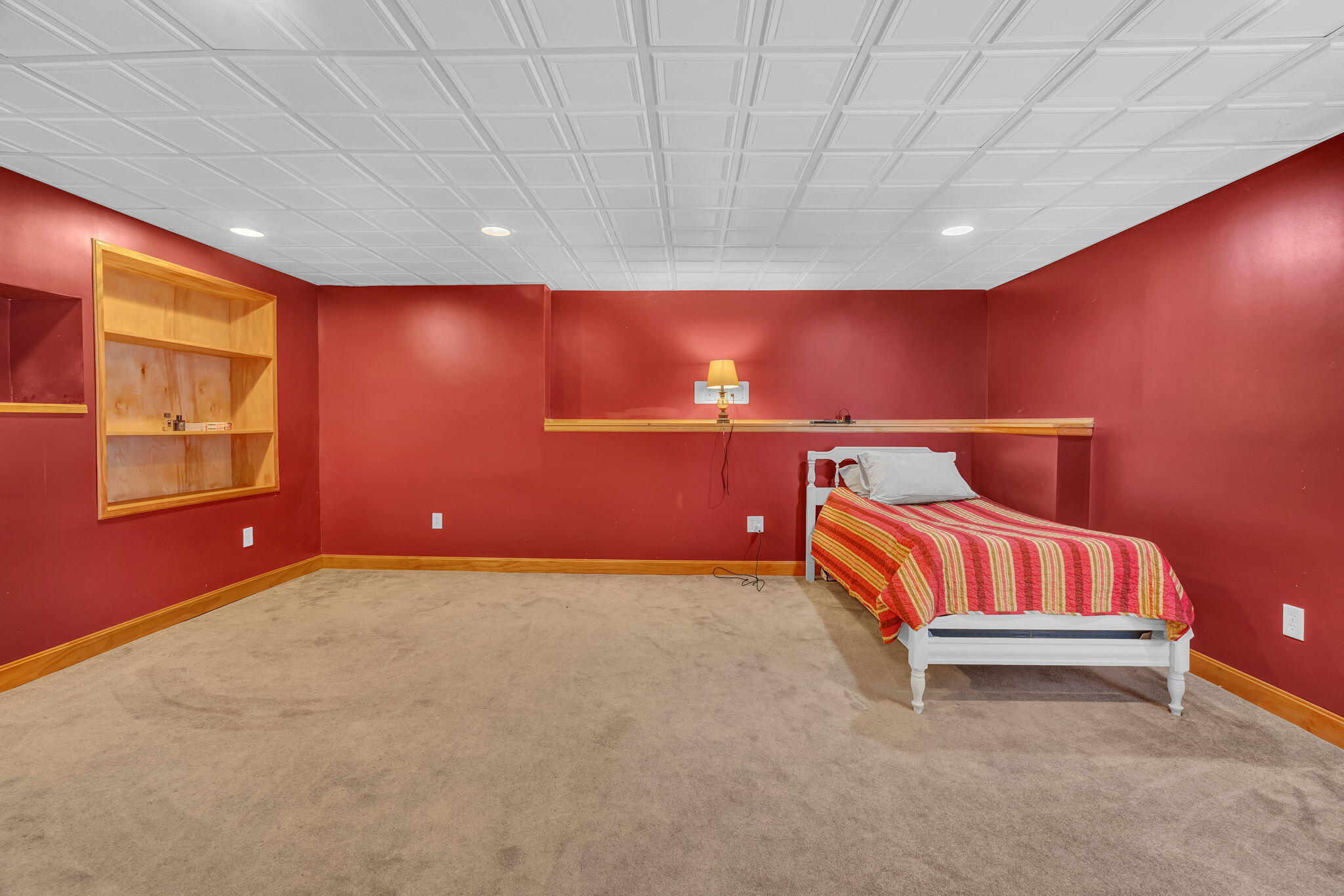 32-web-or-mls-40-hillview-dr