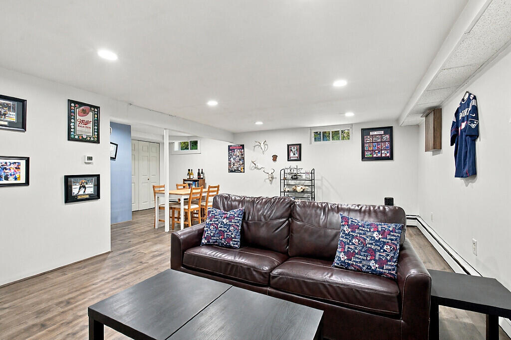 14 Windsor Terrace, Farmingdale, ME 04344 36_BP5A5752_DxO_mls