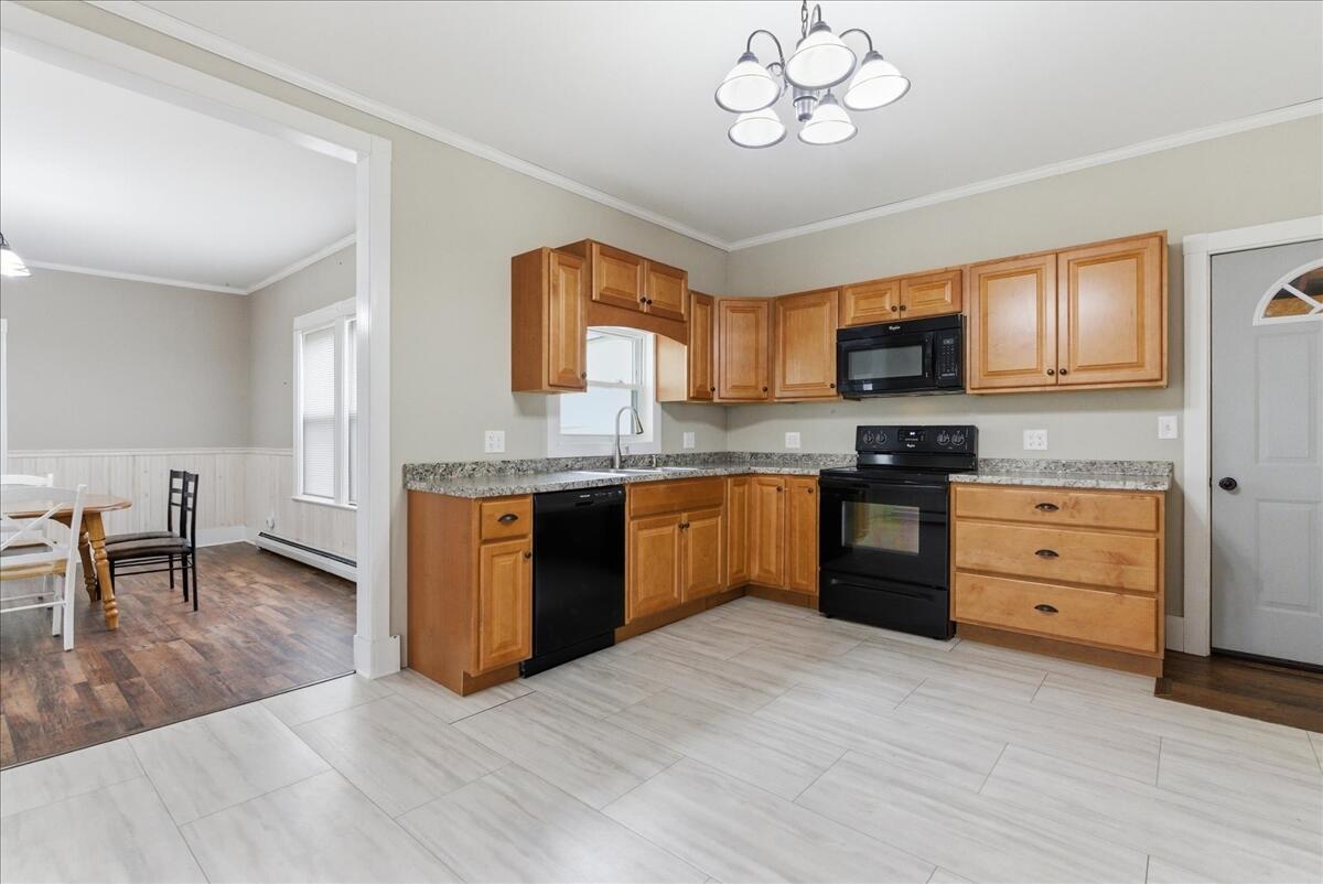 9 Harlow Hill Road, Mexico, ME, 04257