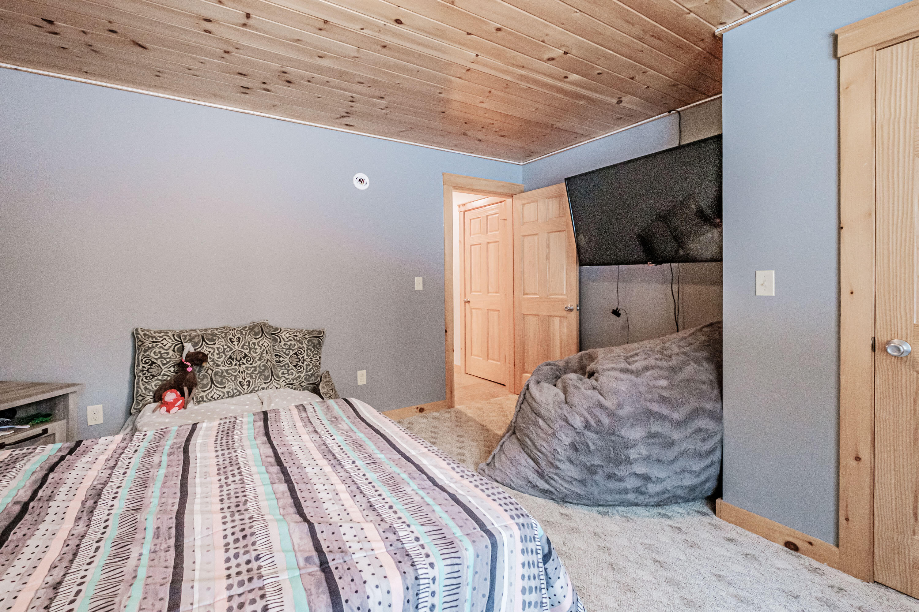 869 E Bethel Road, Bethel, ME, 04217