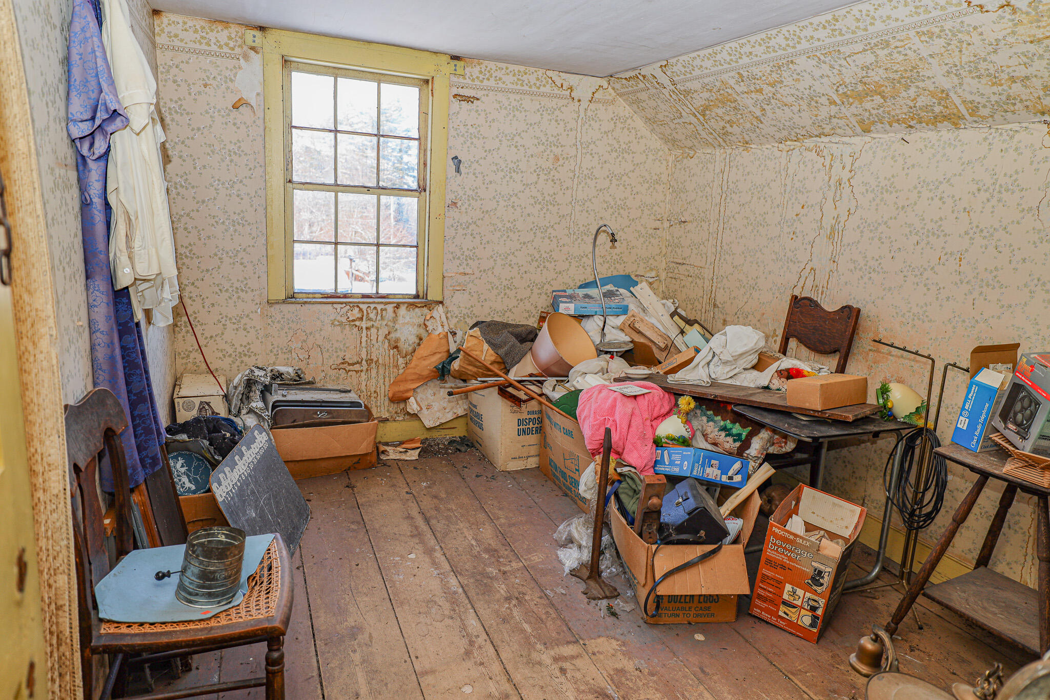 19 Knox Road, Peru, ME, 04290