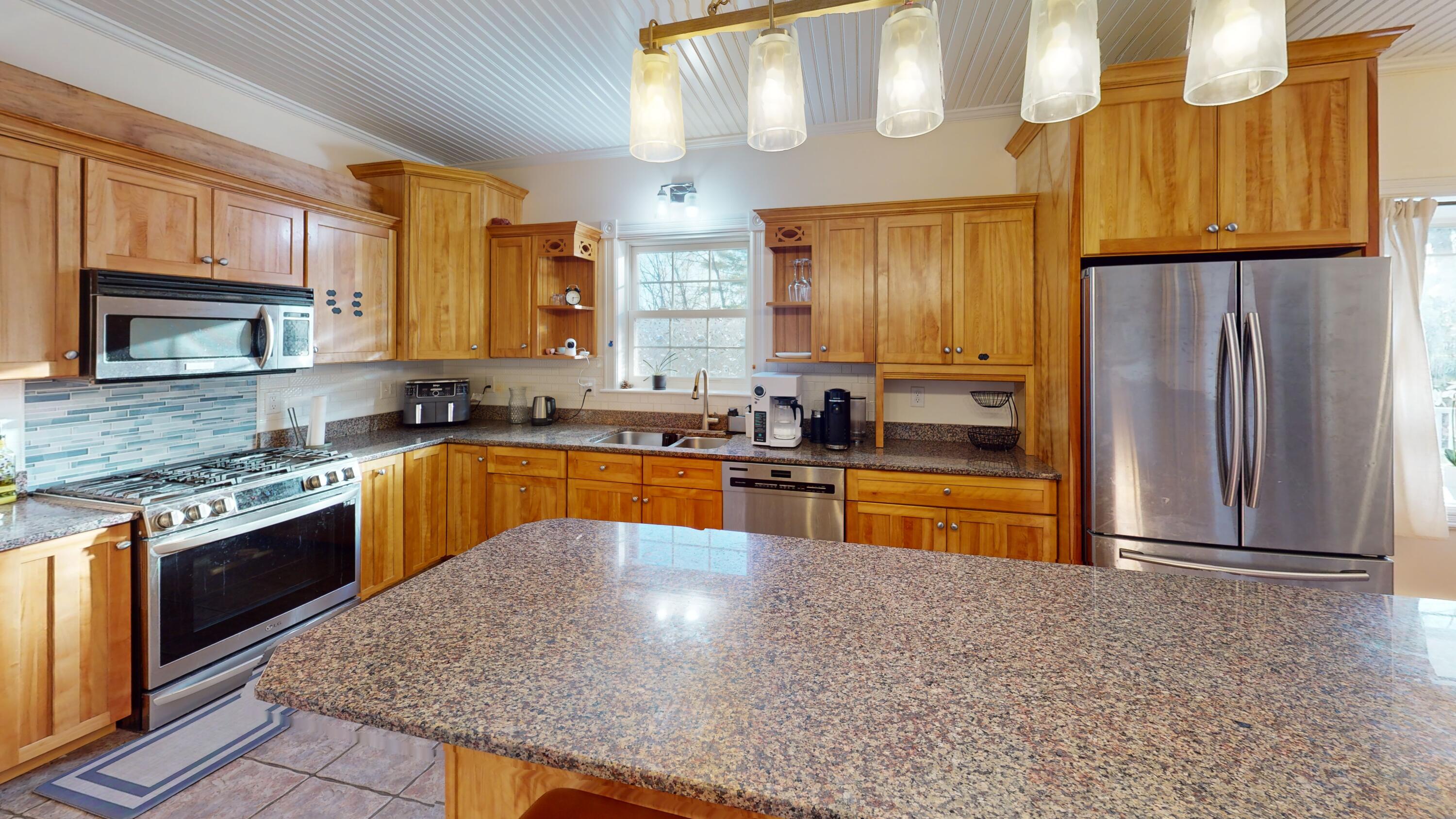21 Longmeadow Drive, Veazie, ME, 04401