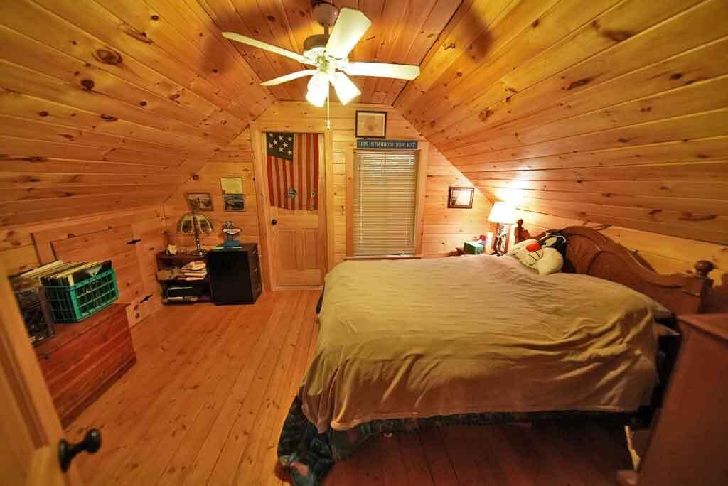 master-bedroom-walk-in-clos