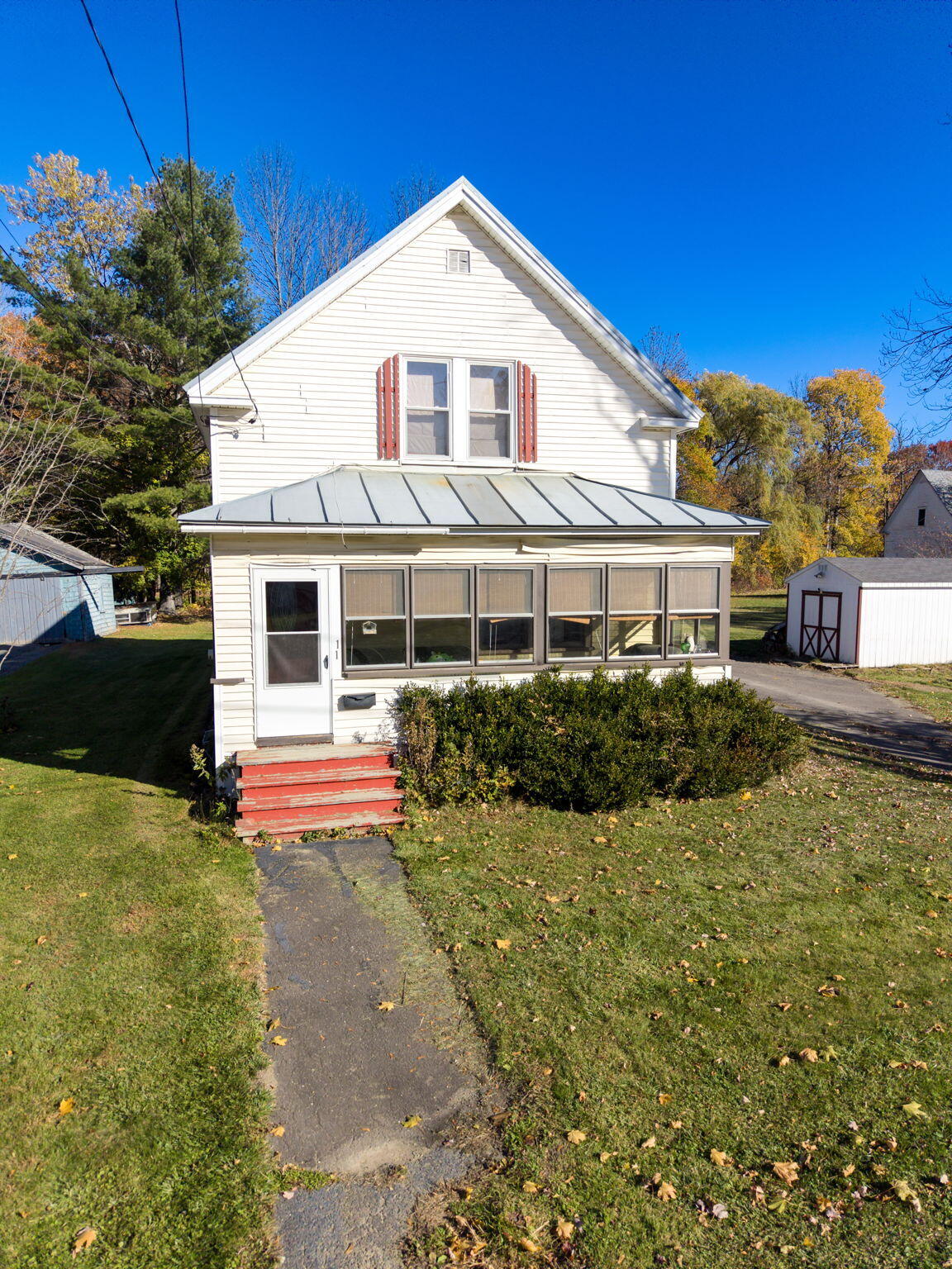 Photo of 11 Rowe Street Newport ME 04953