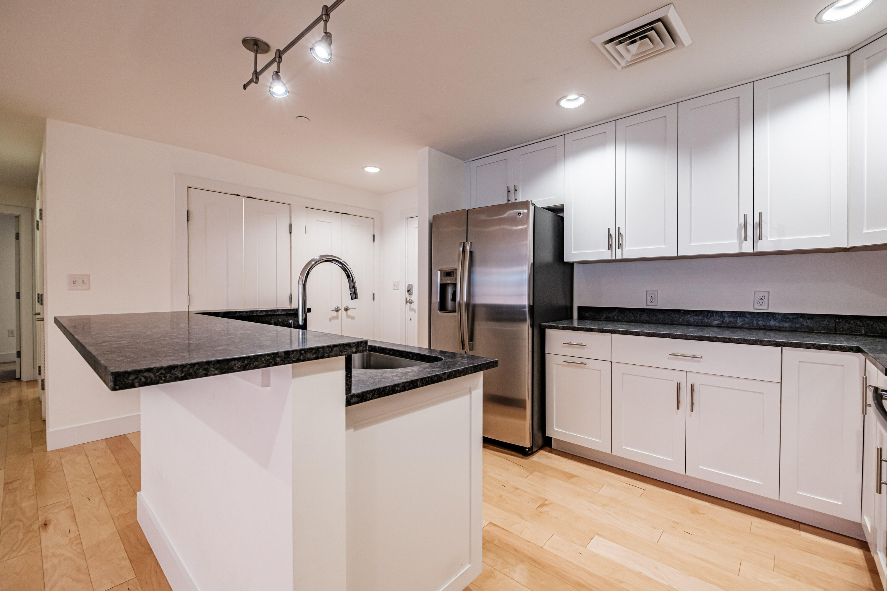 25 High Street UNIT 214, Portland, ME, 04101