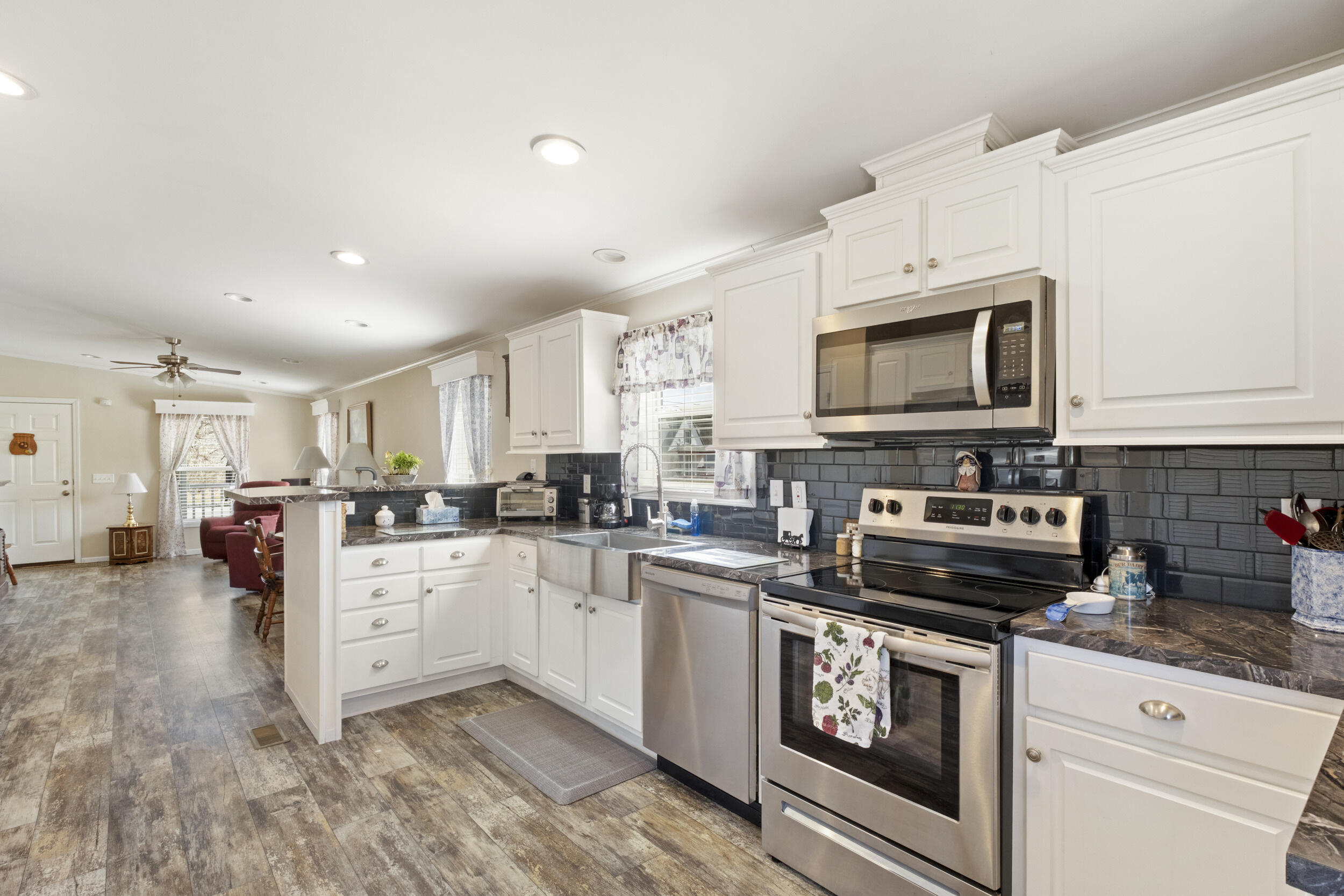 1032 Main Street, Vassalboro, ME, 04989