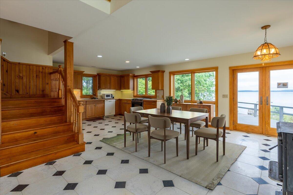 391 Main Road, Islesboro, ME, 04848