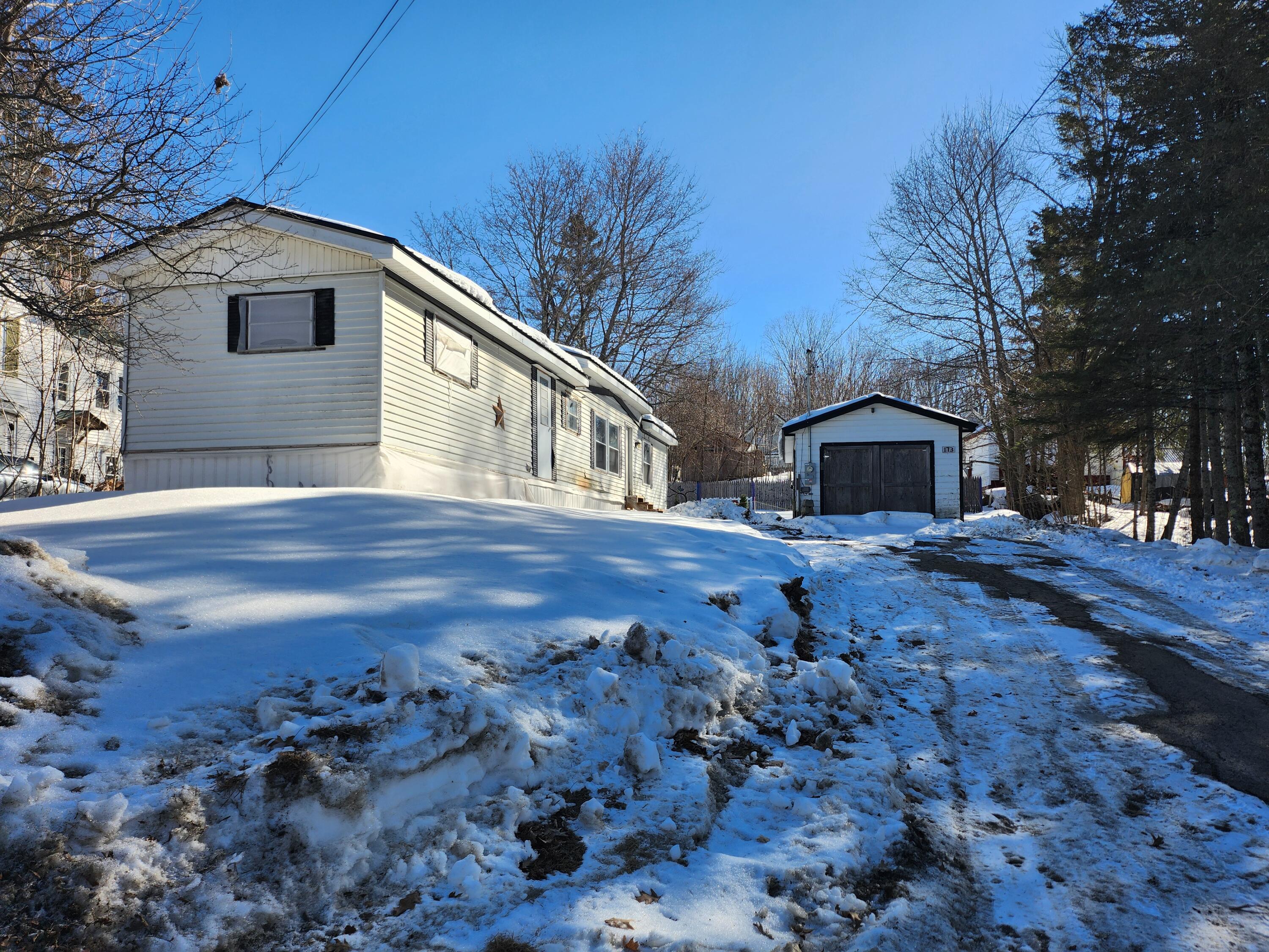 3 New England Road, Abbot, ME, 04406