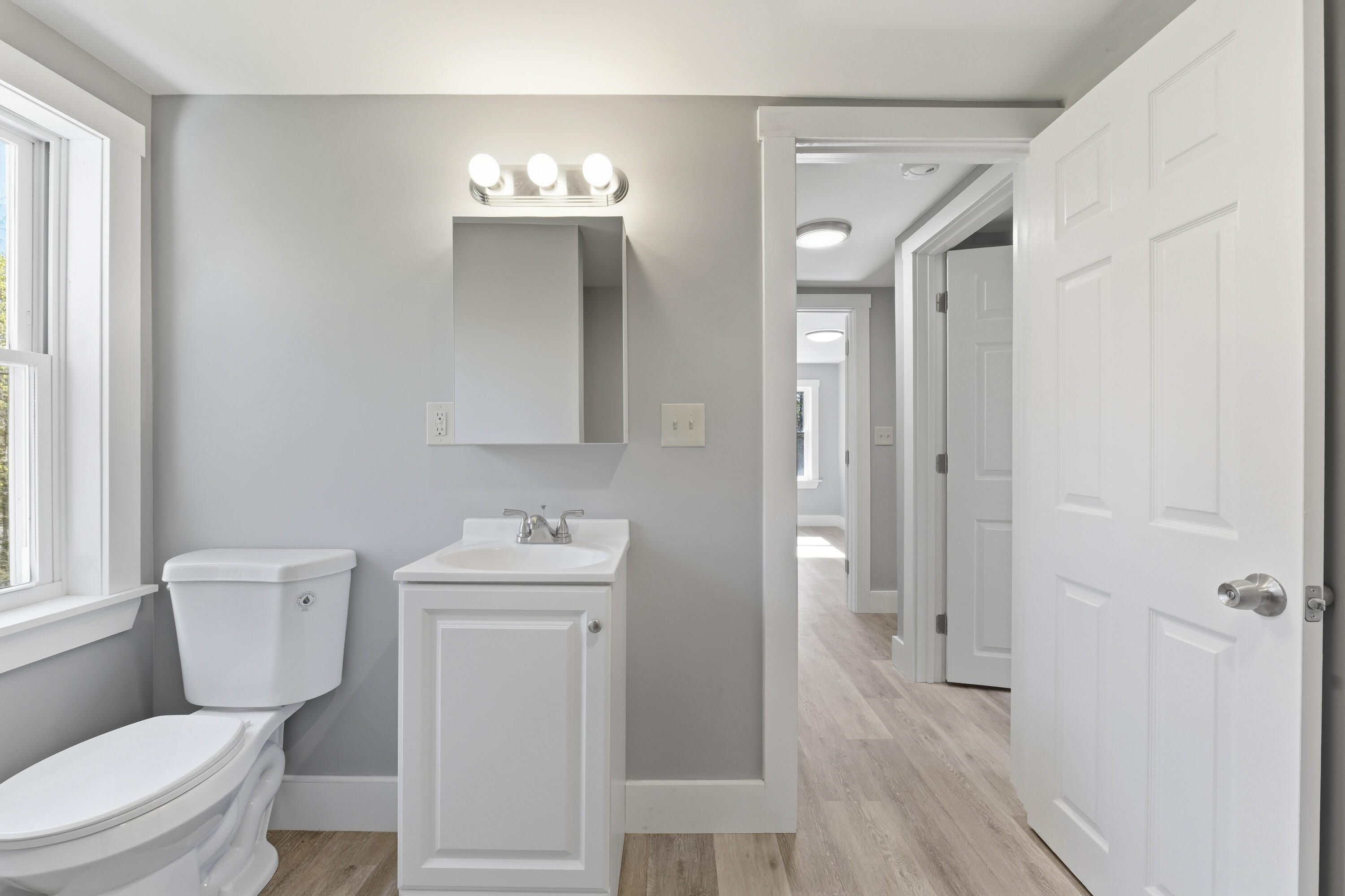 222 River Road, Richmond, ME, 04357