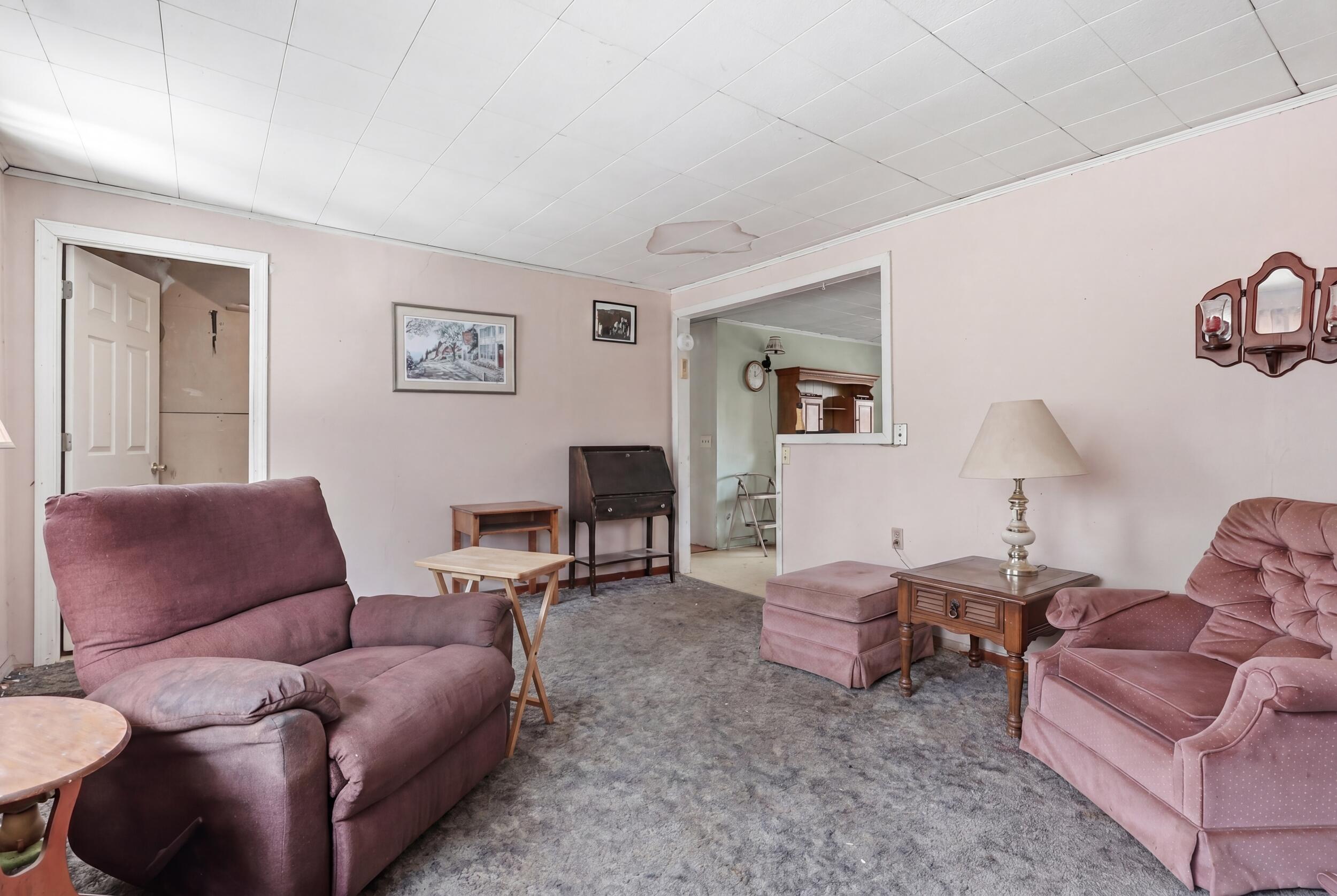 392 Elm Street, Mechanic Falls, ME, 04256