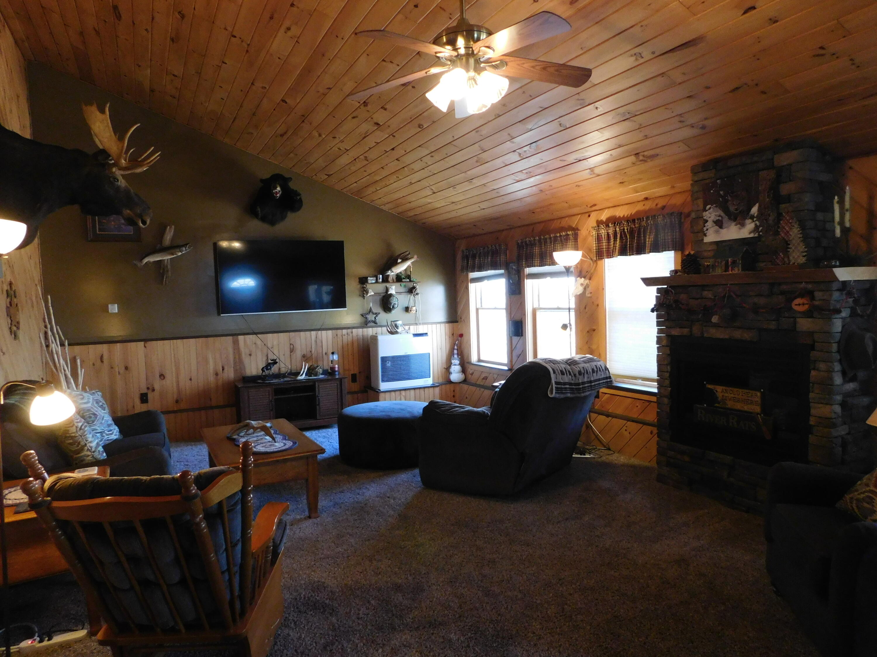 557 Enfield Road, Lincoln, ME, 04457